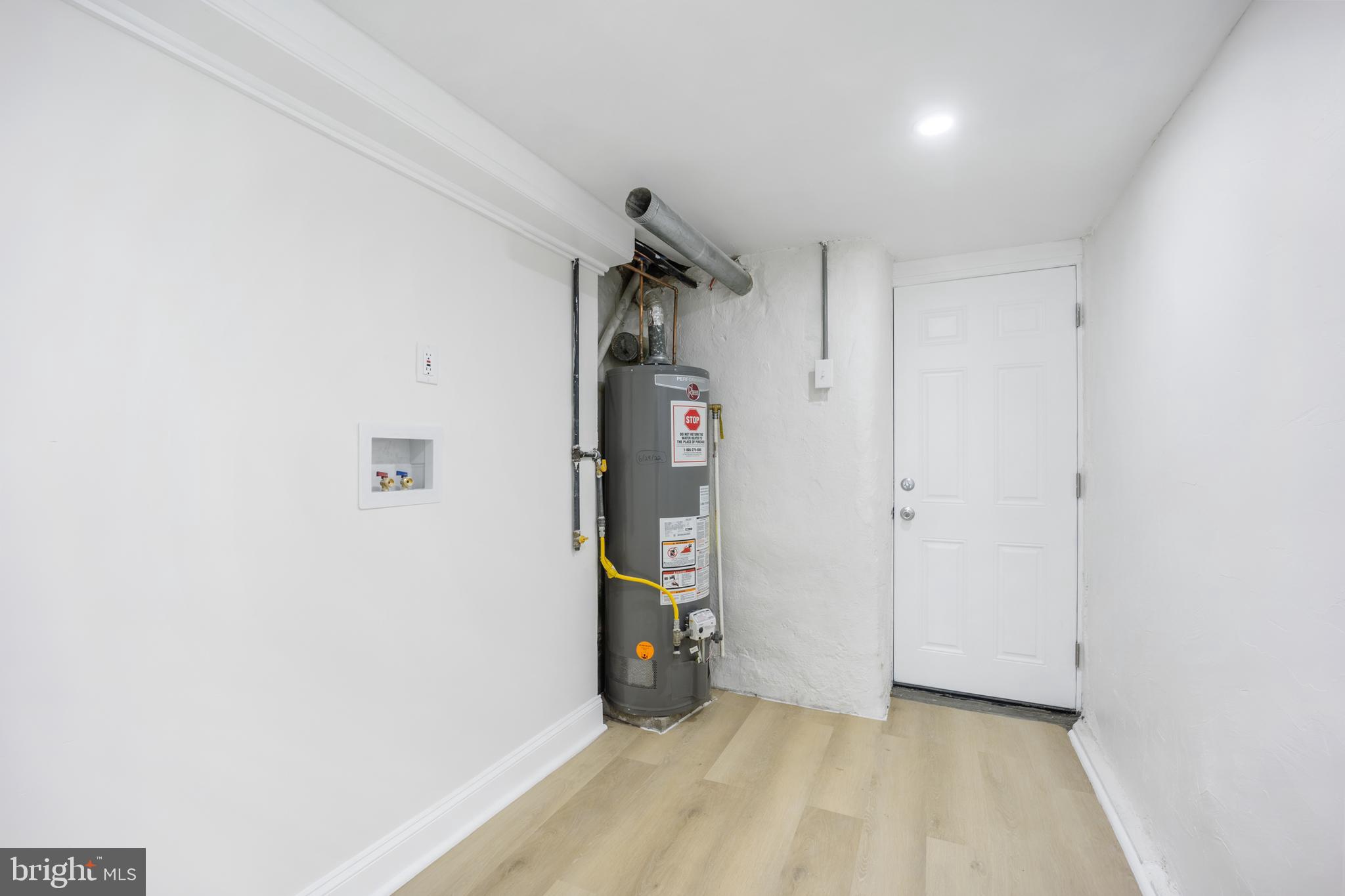 LAWNCREST - Residential