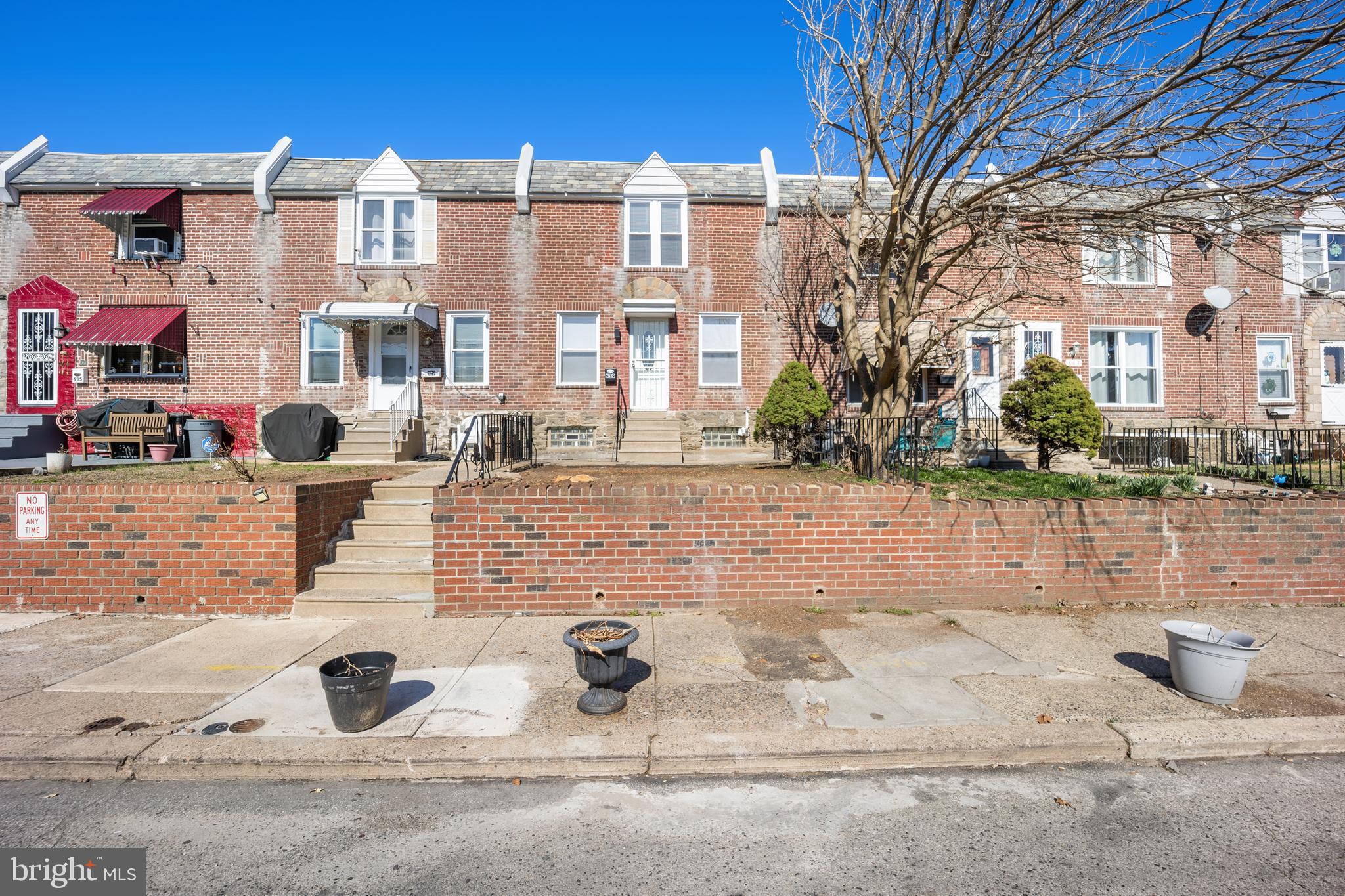 LAWNCREST - Residential