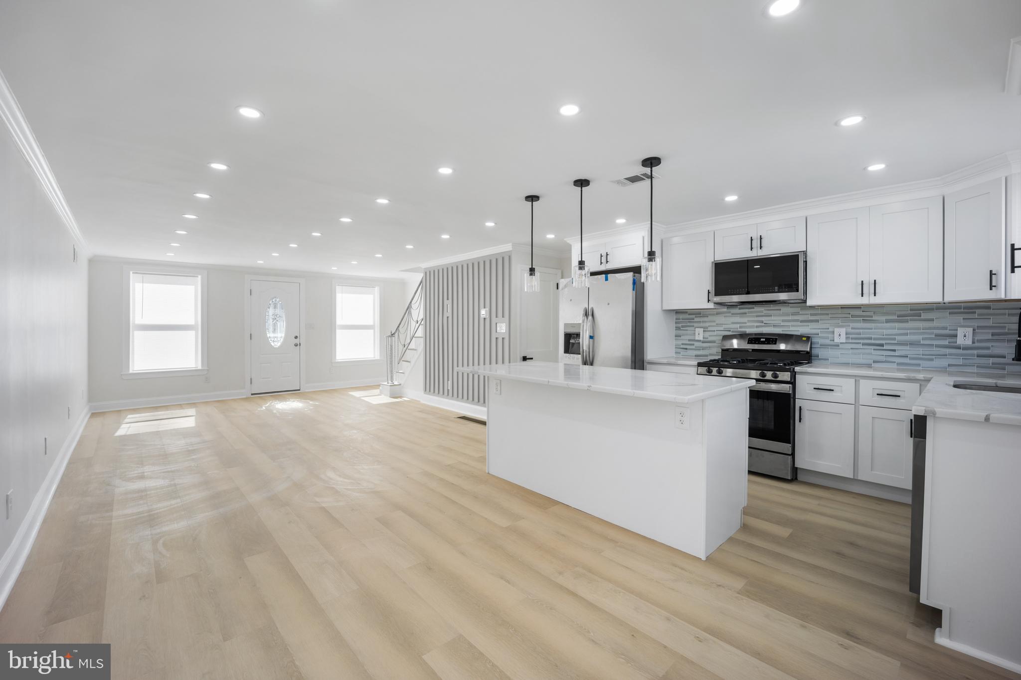 LAWNCREST - Residential