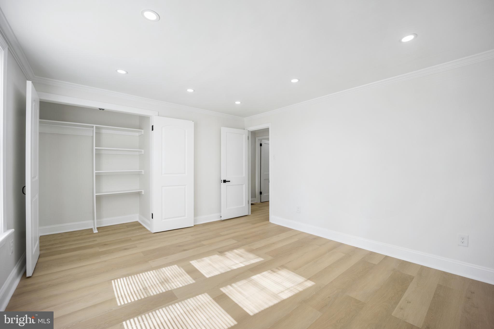 LAWNCREST - Residential