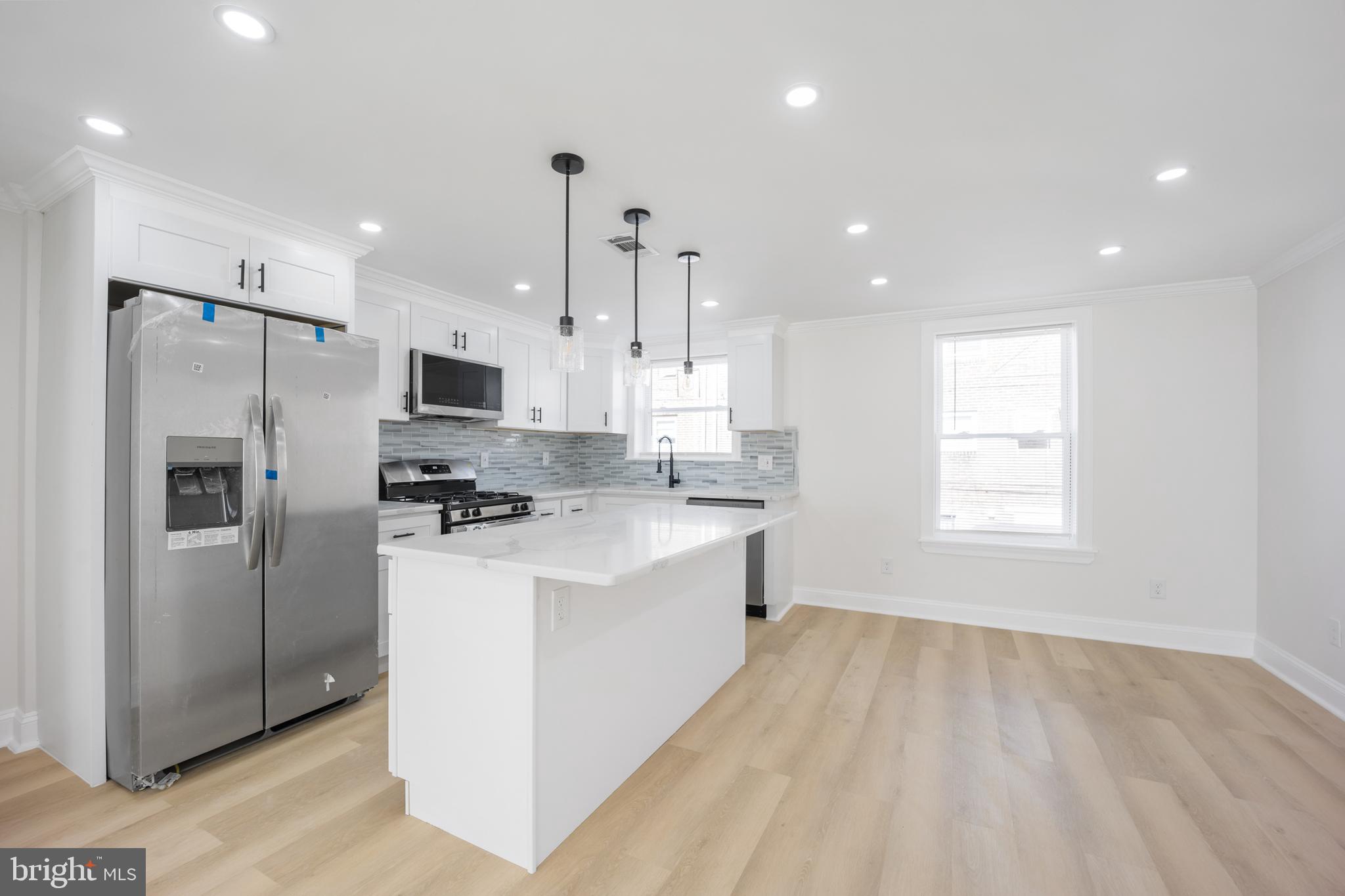 LAWNCREST - Residential