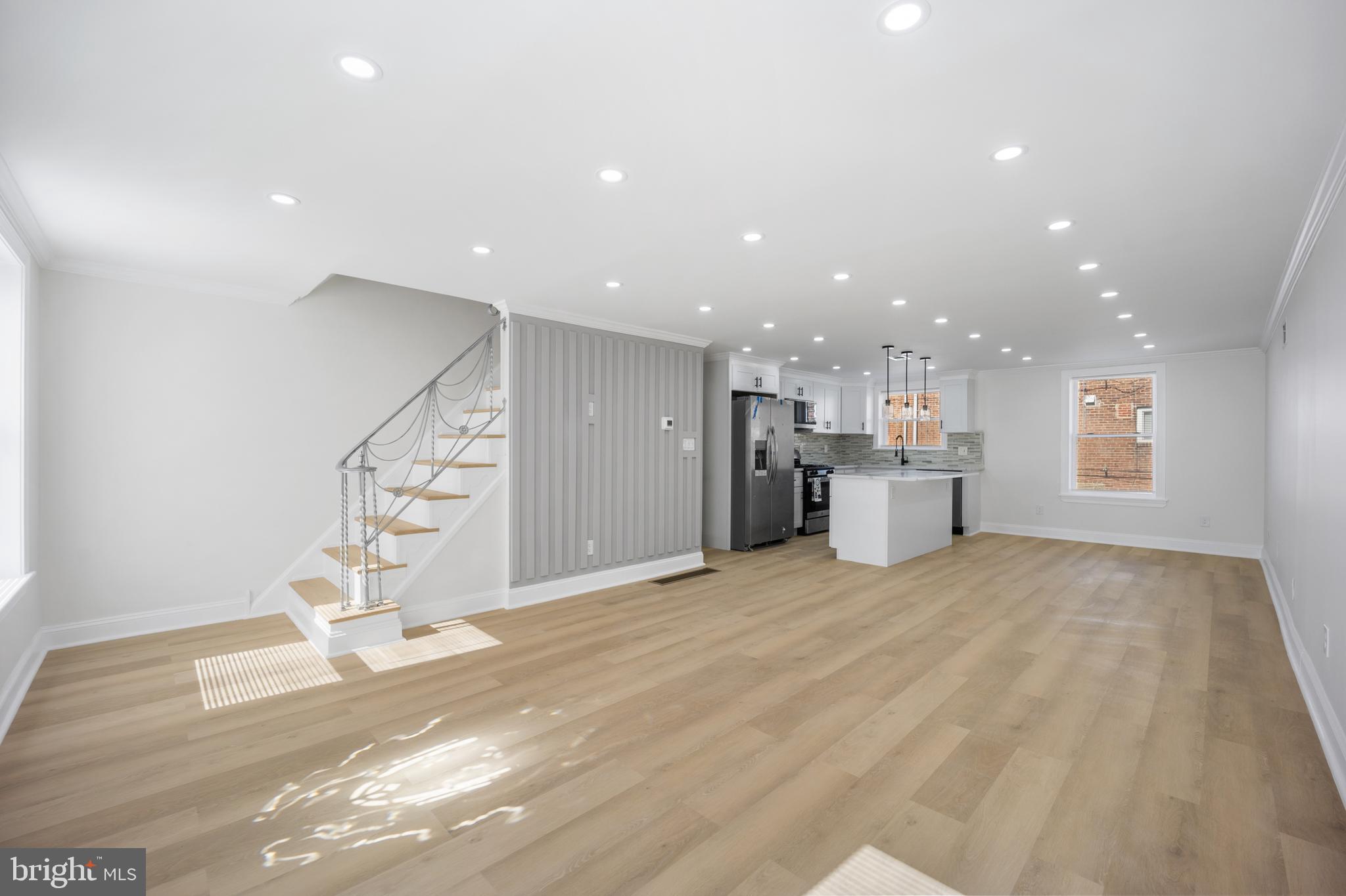 LAWNCREST - Residential