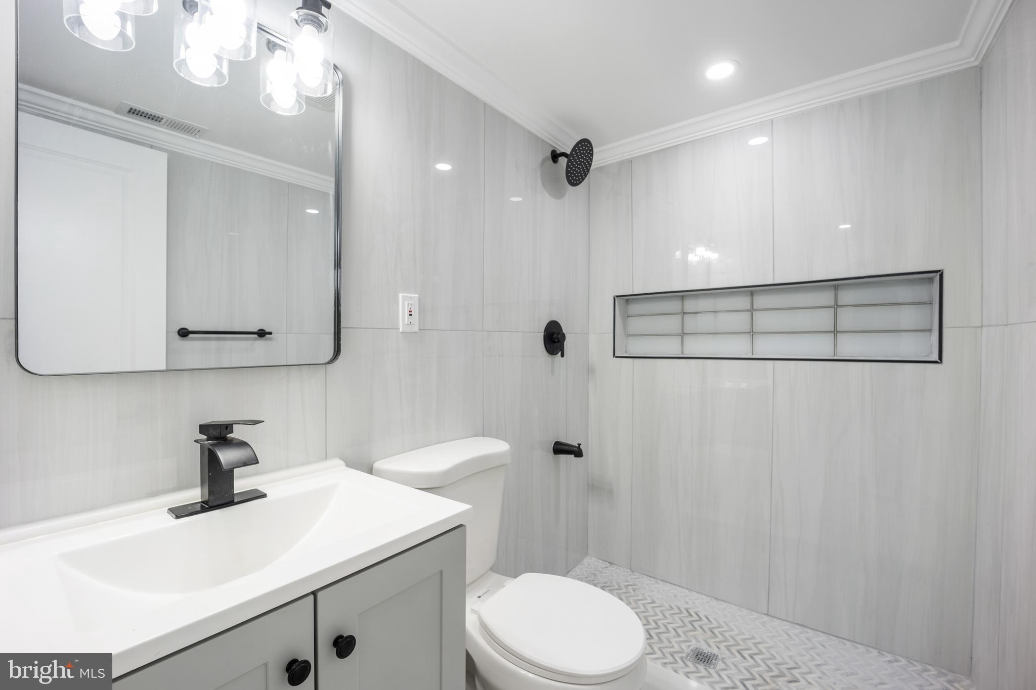 LAWNCREST - Residential