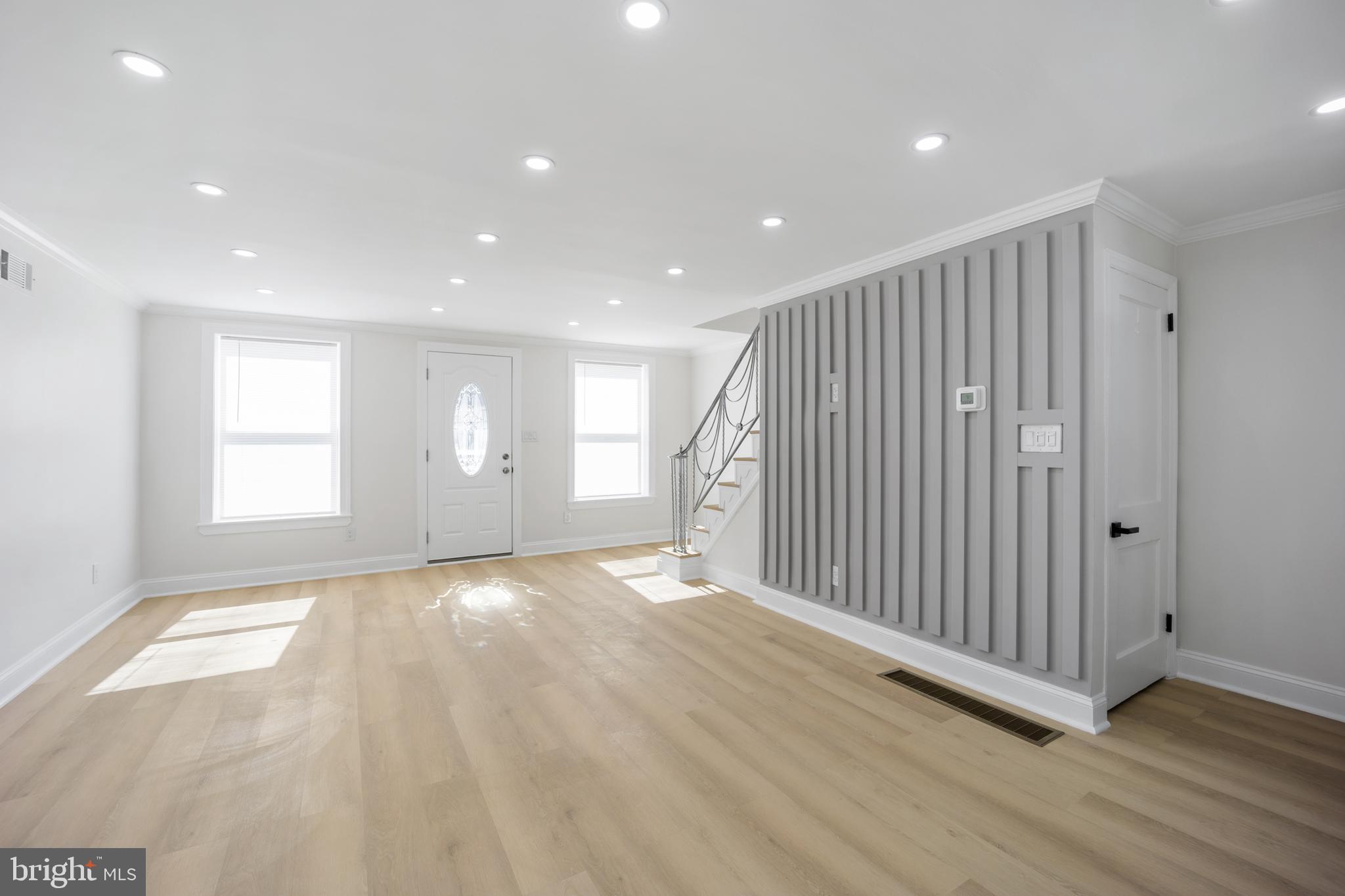 LAWNCREST - Residential