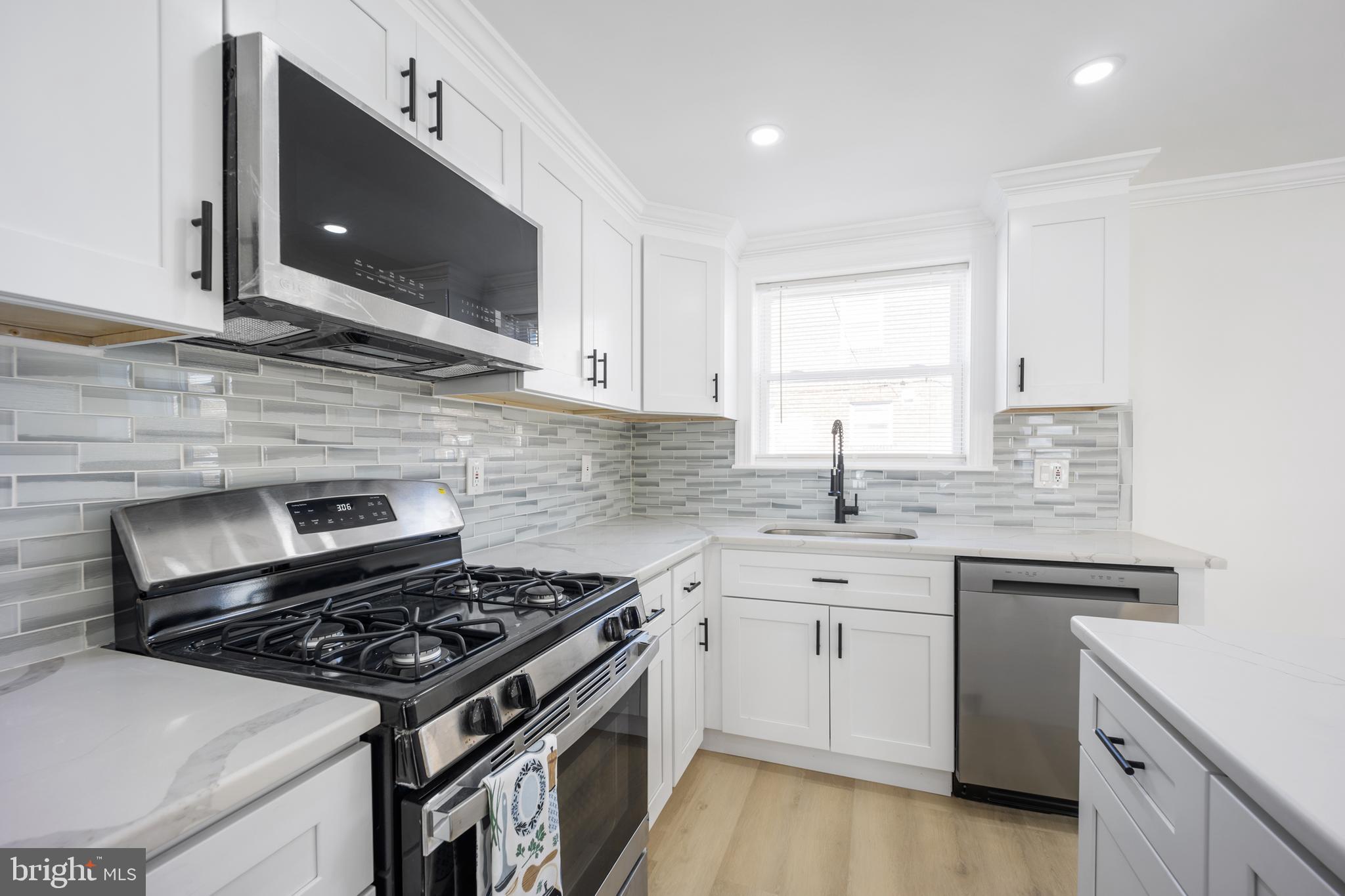 LAWNCREST - Residential