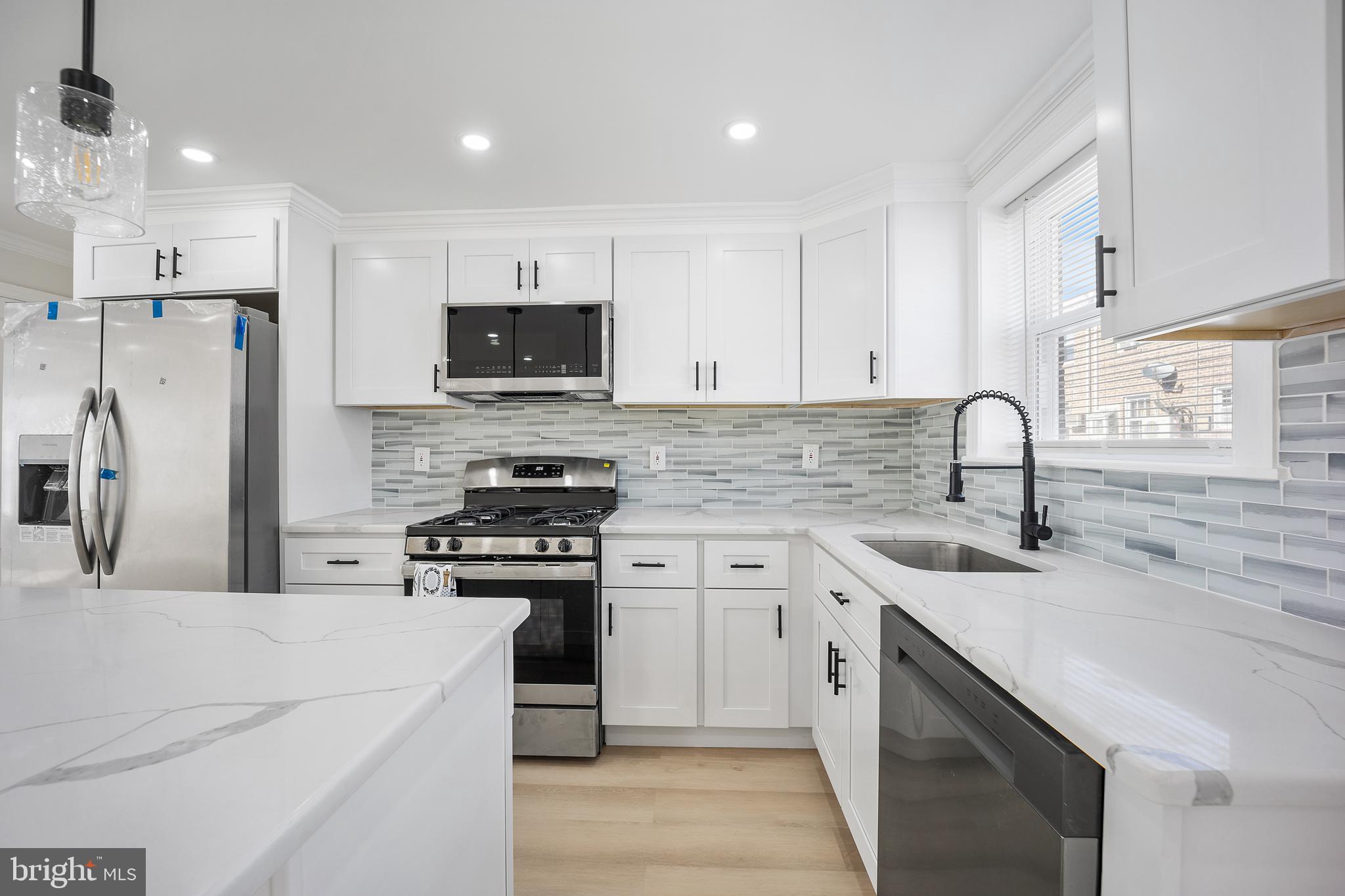 LAWNCREST - Residential