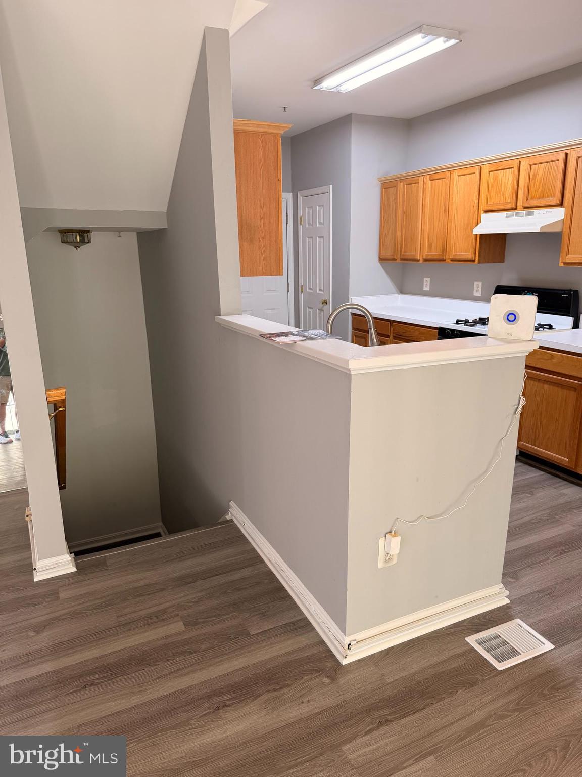 HAMPSHIRE HALL CONDO - Residential