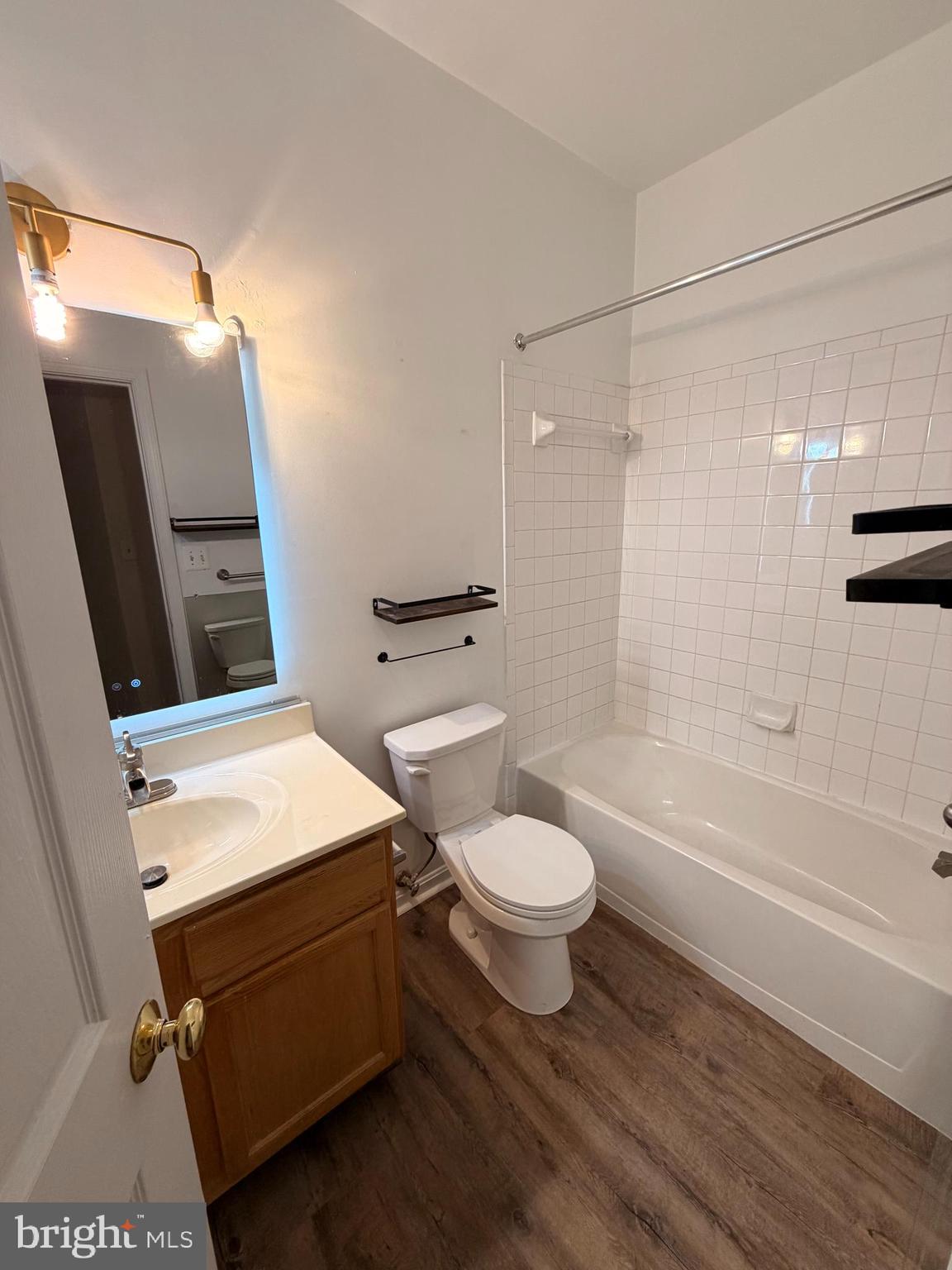 HAMPSHIRE HALL CONDO - Residential