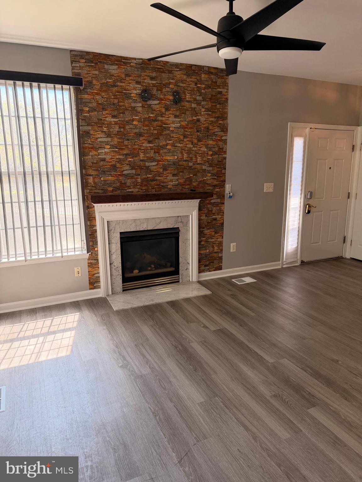 HAMPSHIRE HALL CONDO - Residential