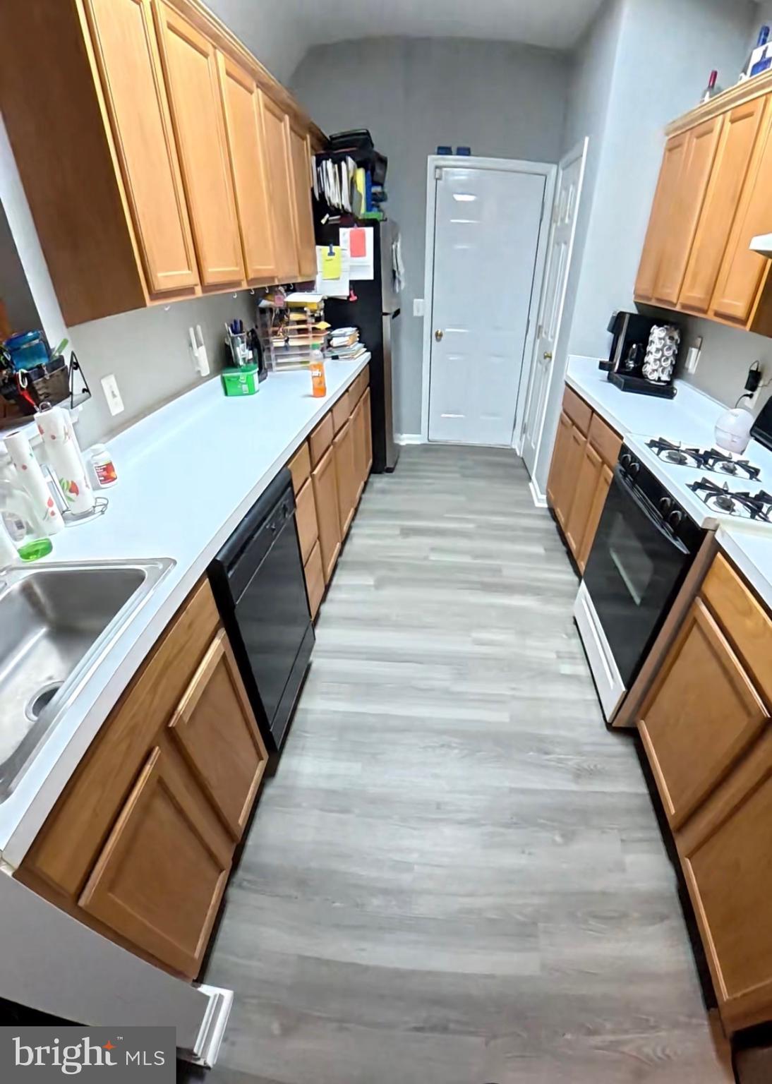 HAMPSHIRE HALL CONDO - Residential