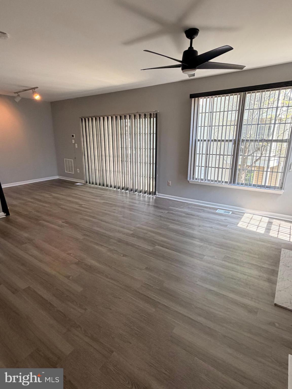 HAMPSHIRE HALL CONDO - Residential