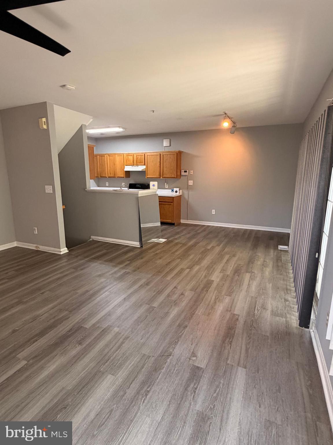 HAMPSHIRE HALL CONDO - Residential