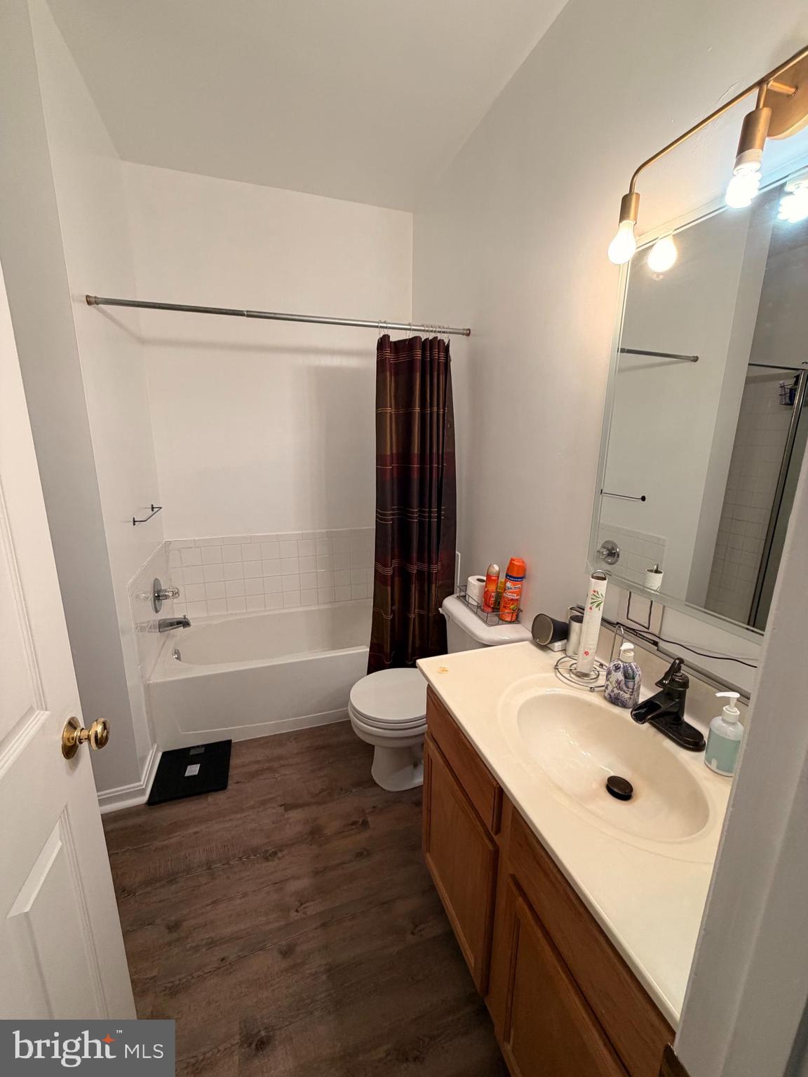 HAMPSHIRE HALL CONDO - Residential