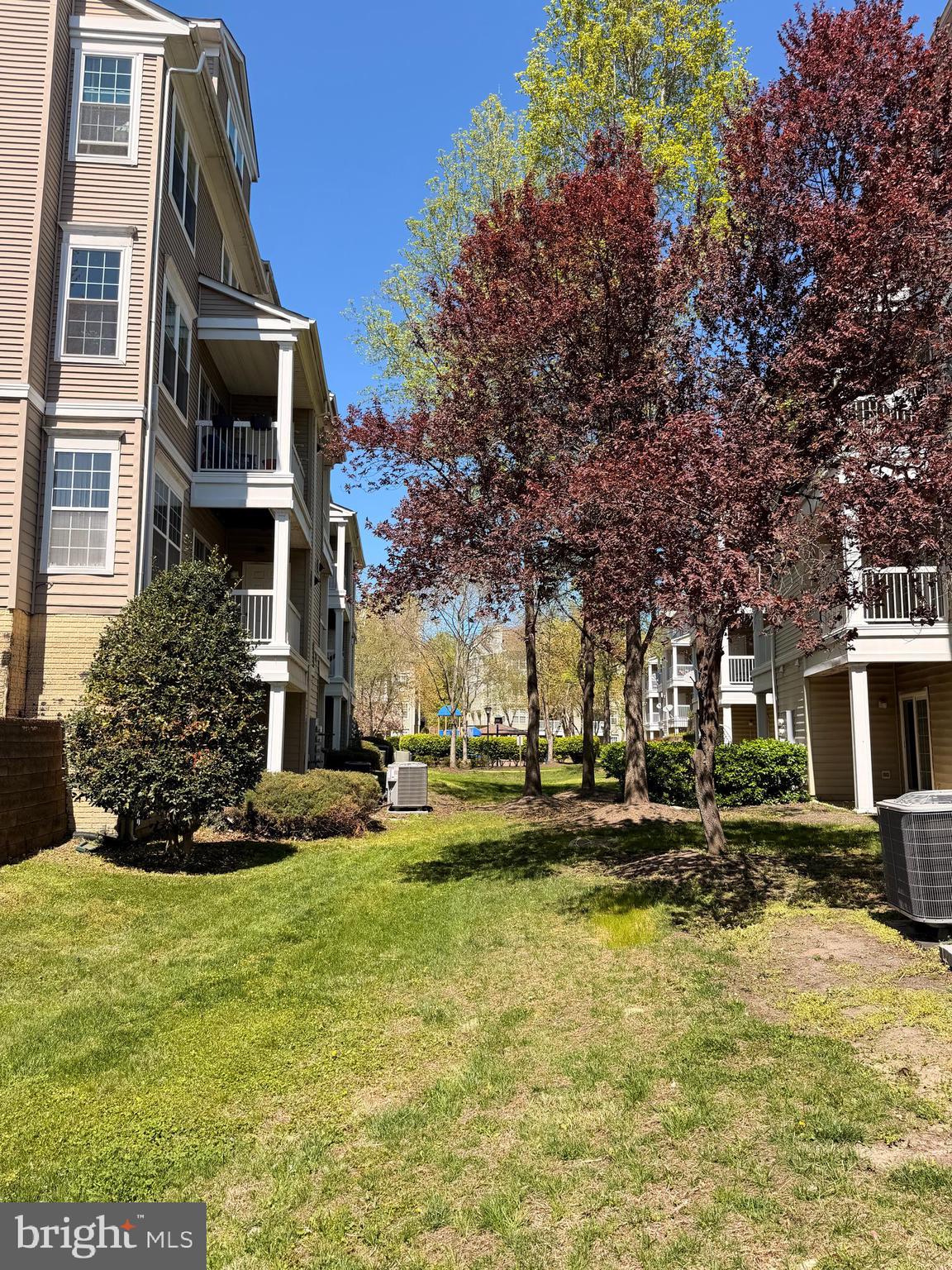 HAMPSHIRE HALL CONDO - Residential