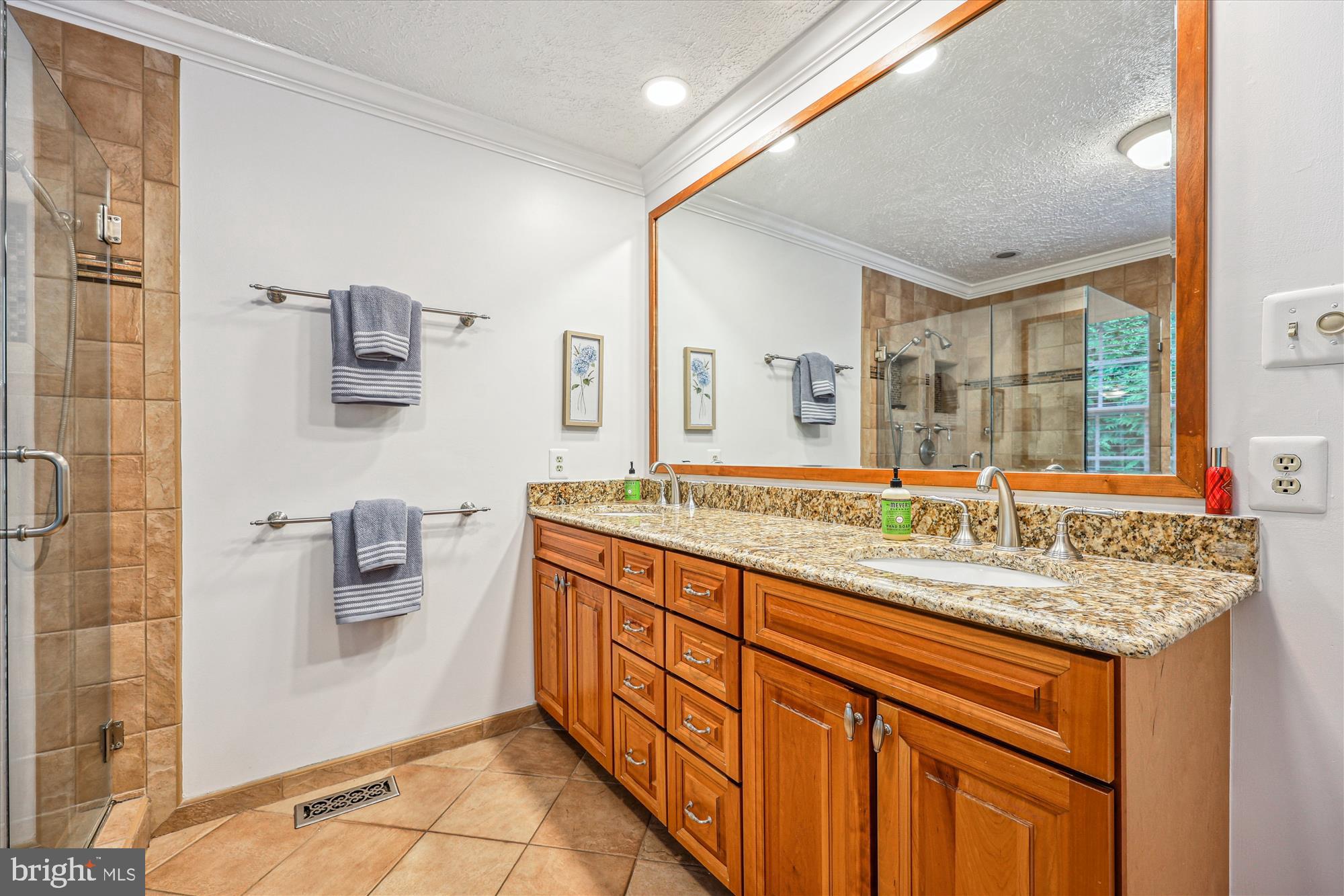 JAMES CREEK - Residential