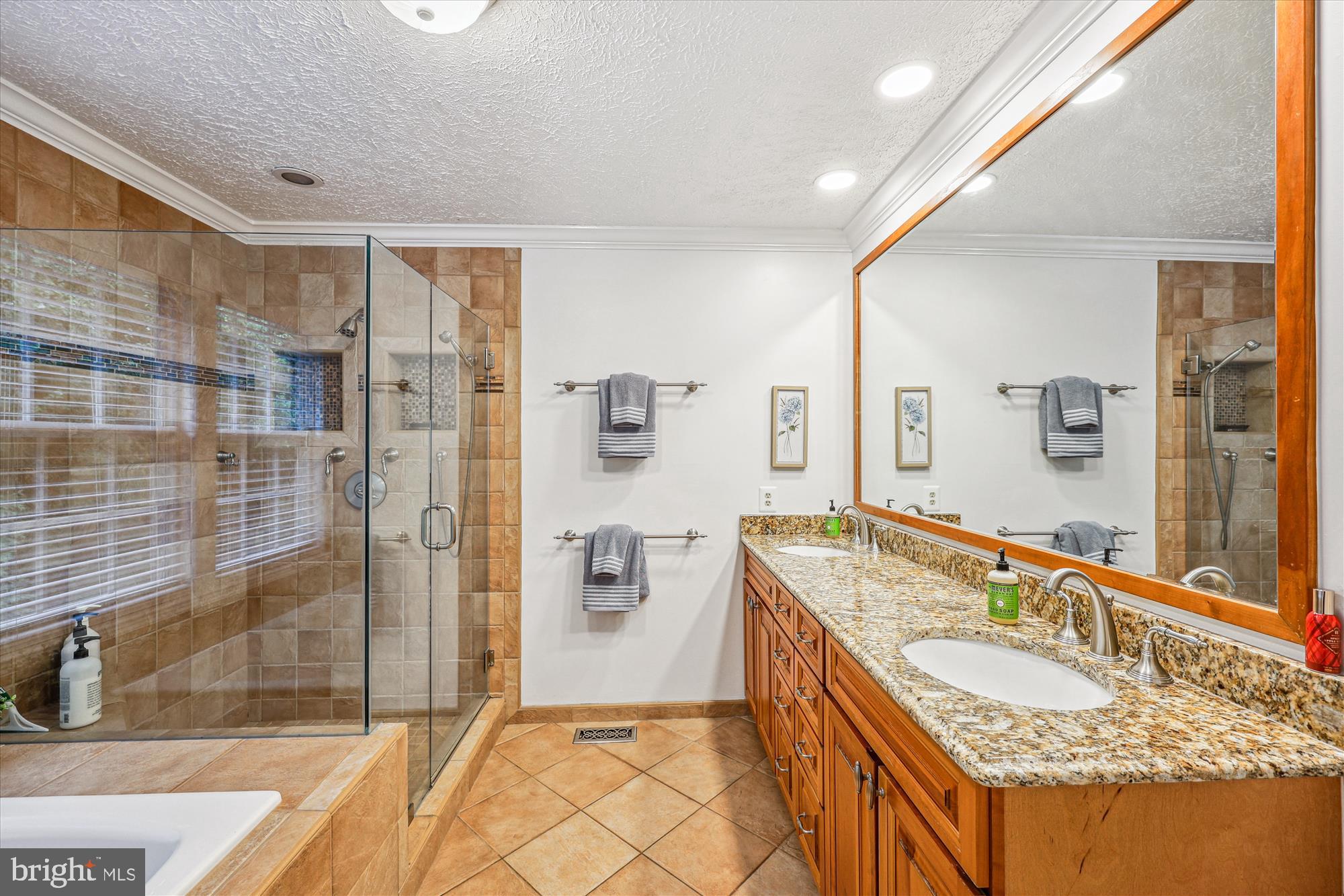 JAMES CREEK - Residential