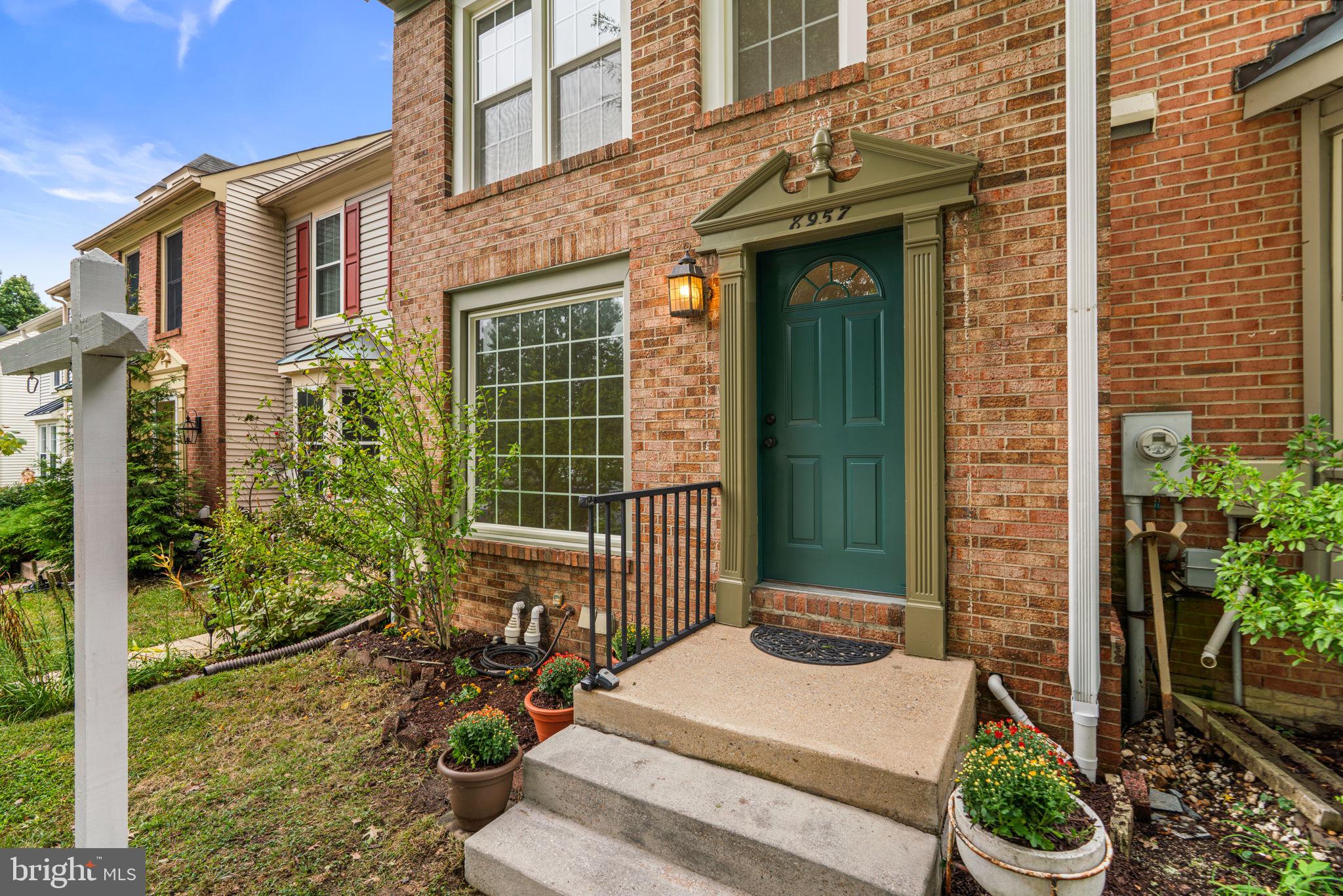 8957 ROSEWOOD WAY