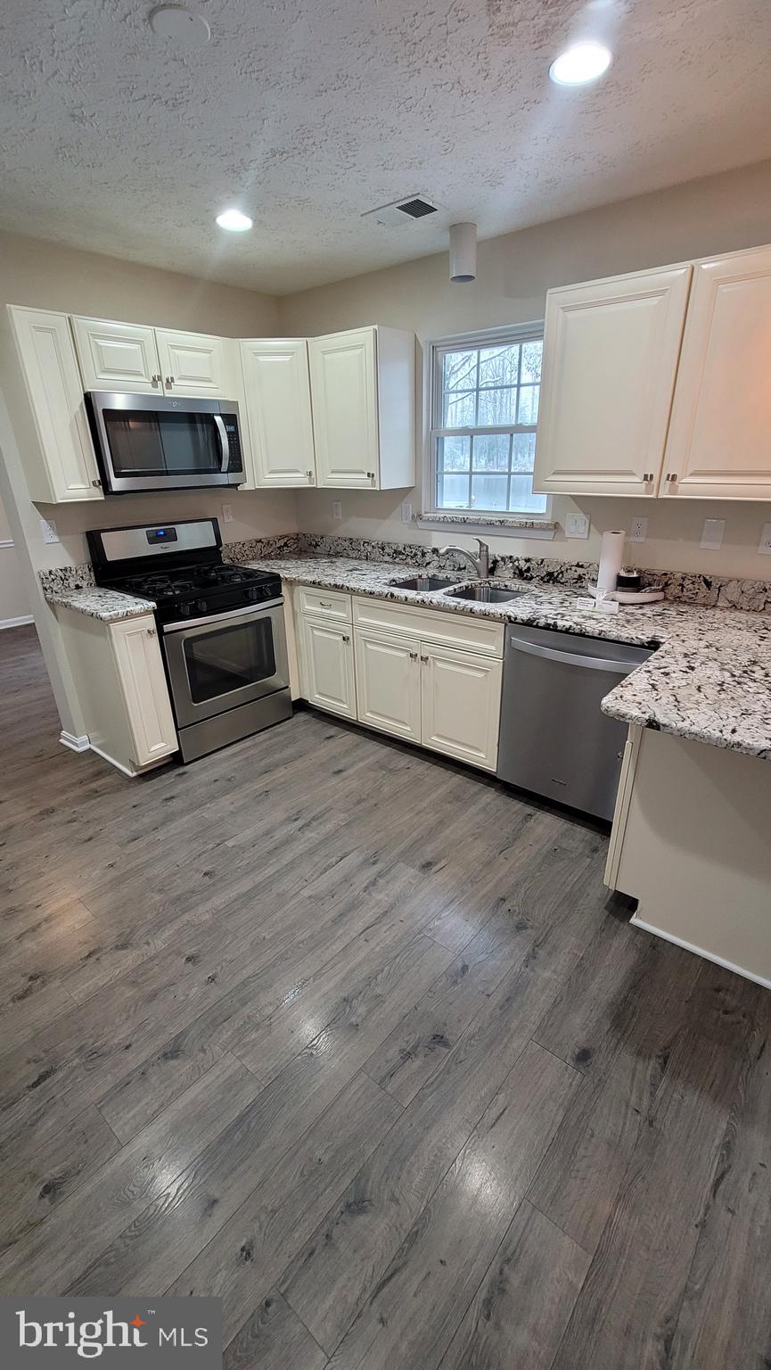 ST CHARLES SUB - DORCHESTER - Residential Lease