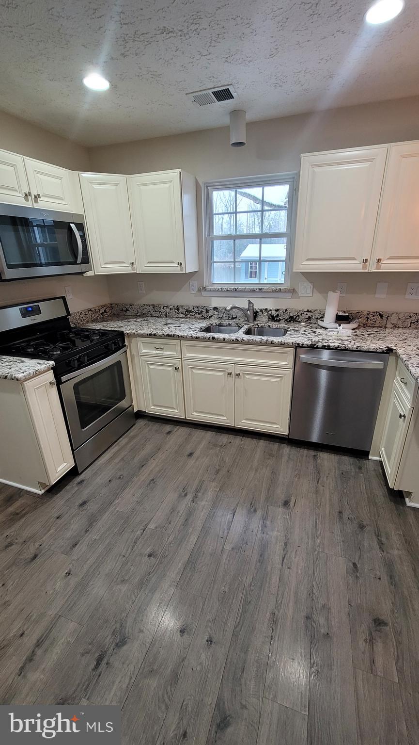 ST CHARLES SUB - DORCHESTER - Residential Lease