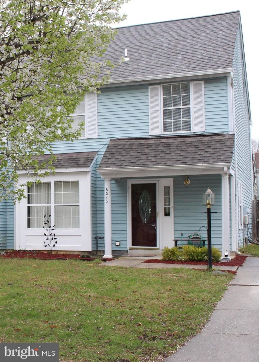 End unit townhome with open kitchen, large living room for entertaining. Brand new roof. Large backyard just in time for the summer.