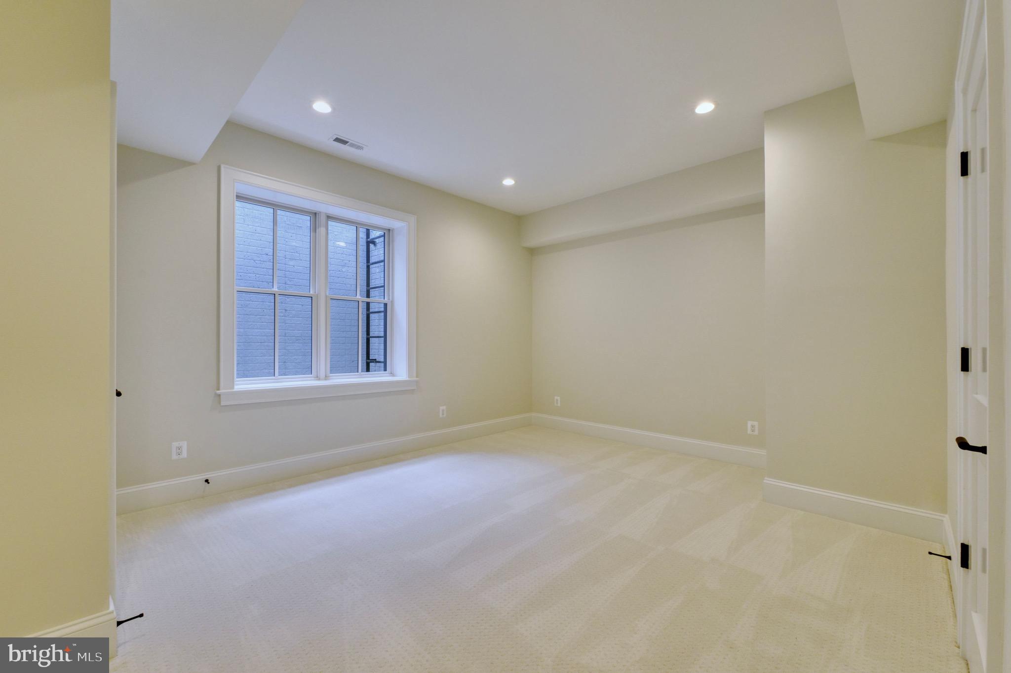 CHESTERBROOK GARDENS - Residential