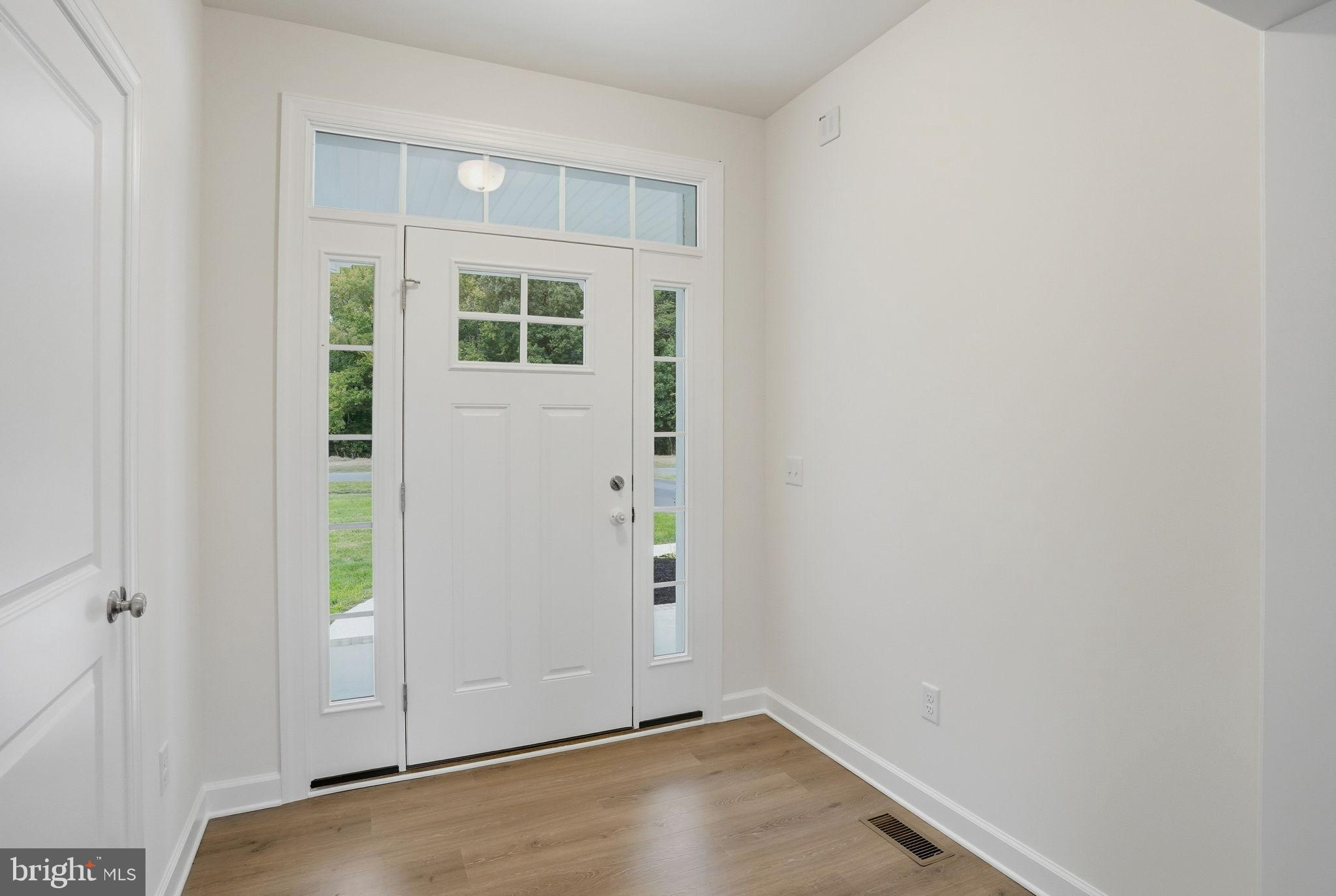 302 GREENBROOK DR