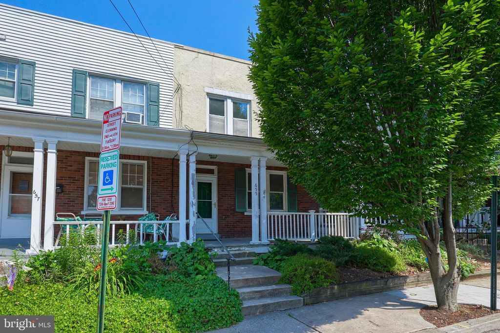 Photo of 655 N Pine Street, Lancaster, PA 17603 (MLS # PALA2052902)