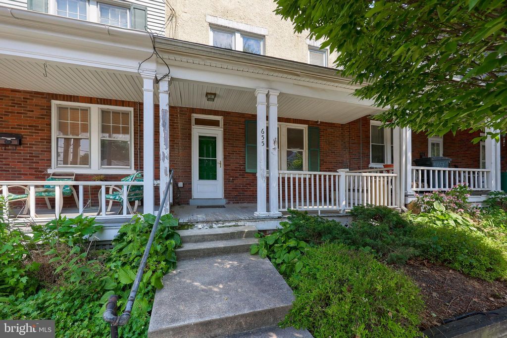 Photo of 655 N Pine Street, Lancaster, PA 17603 (MLS # PALA2052902)