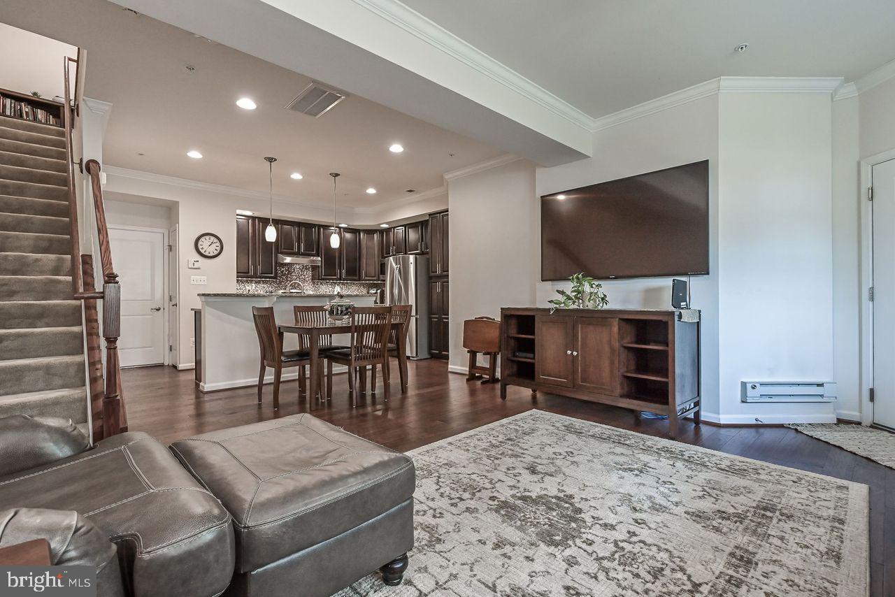 SOMERSET CONDO - Residential