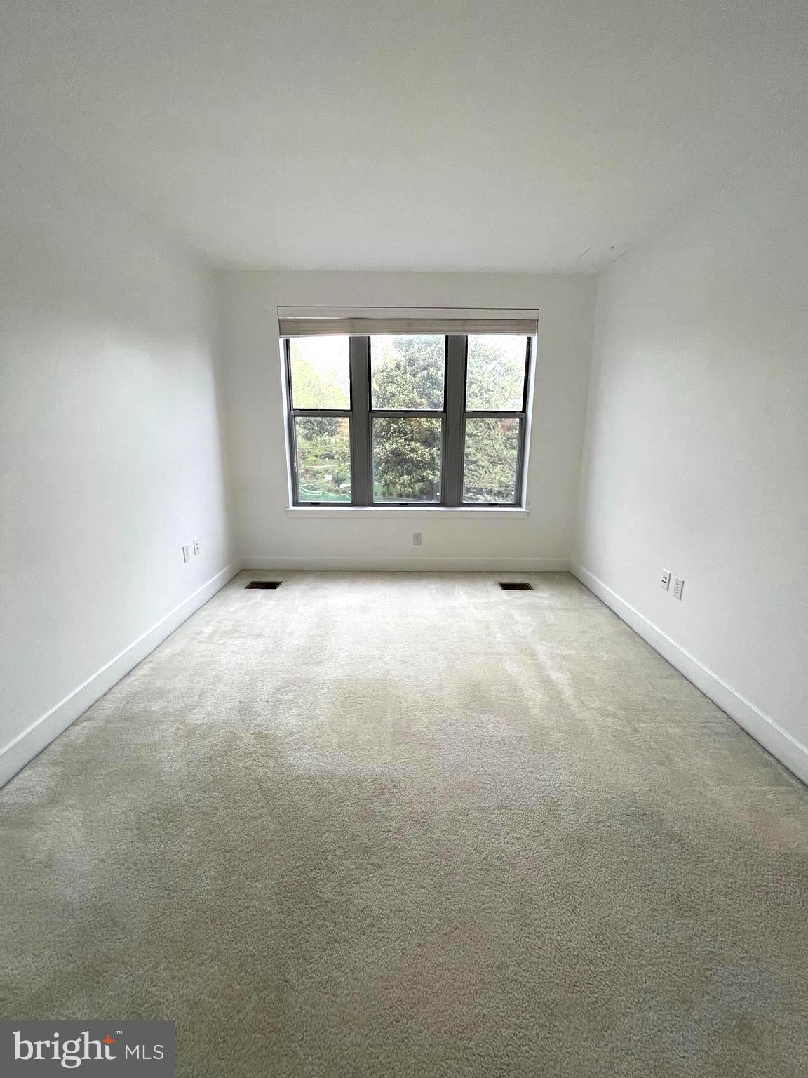 ROSSLYN - Residential Lease