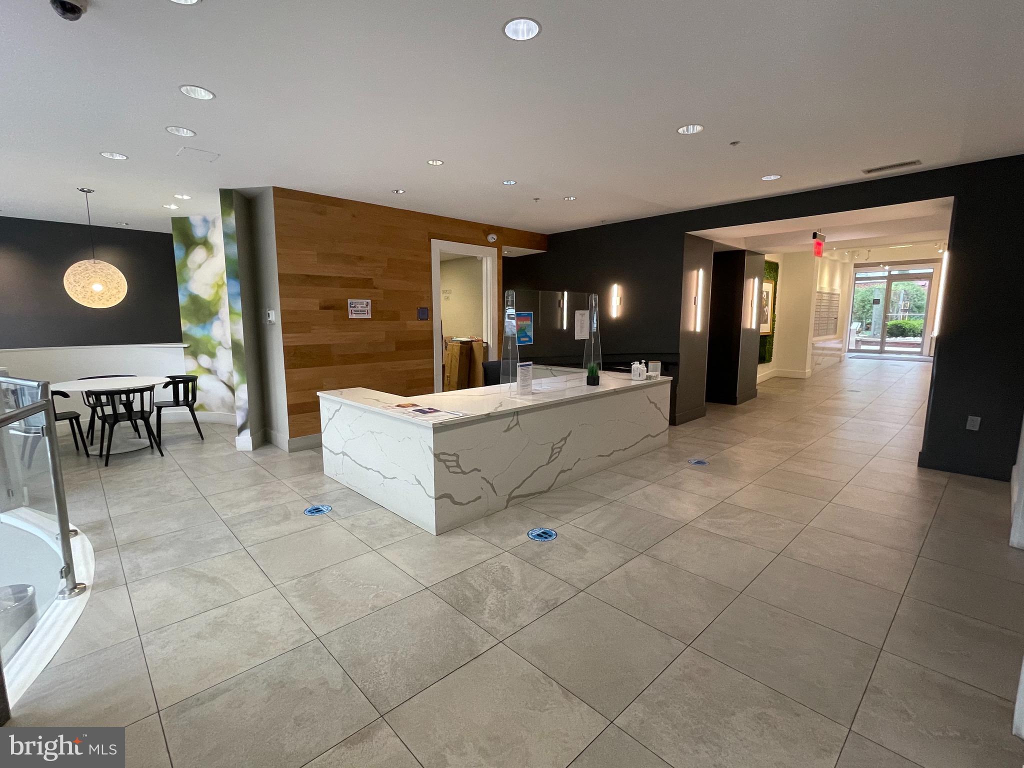 ROSSLYN - Residential Lease