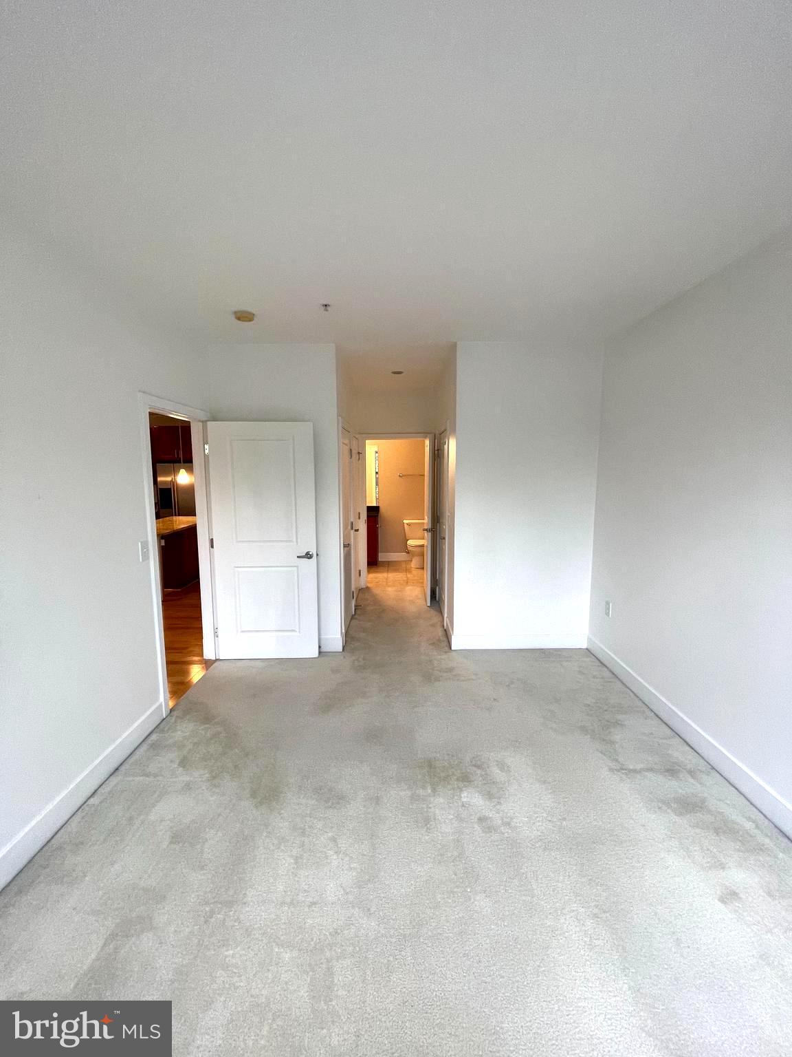 ROSSLYN - Residential Lease