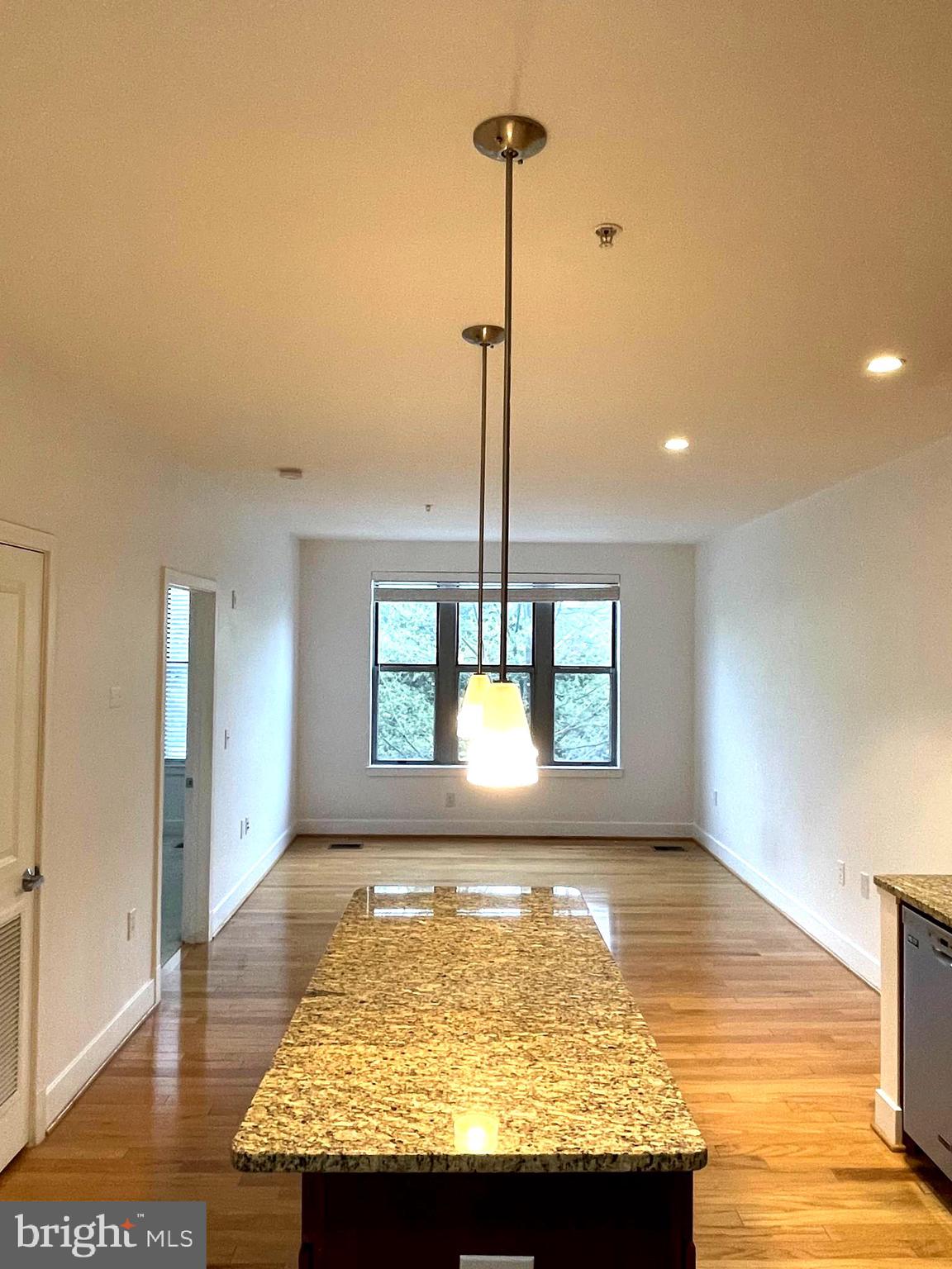 ROSSLYN - Residential Lease