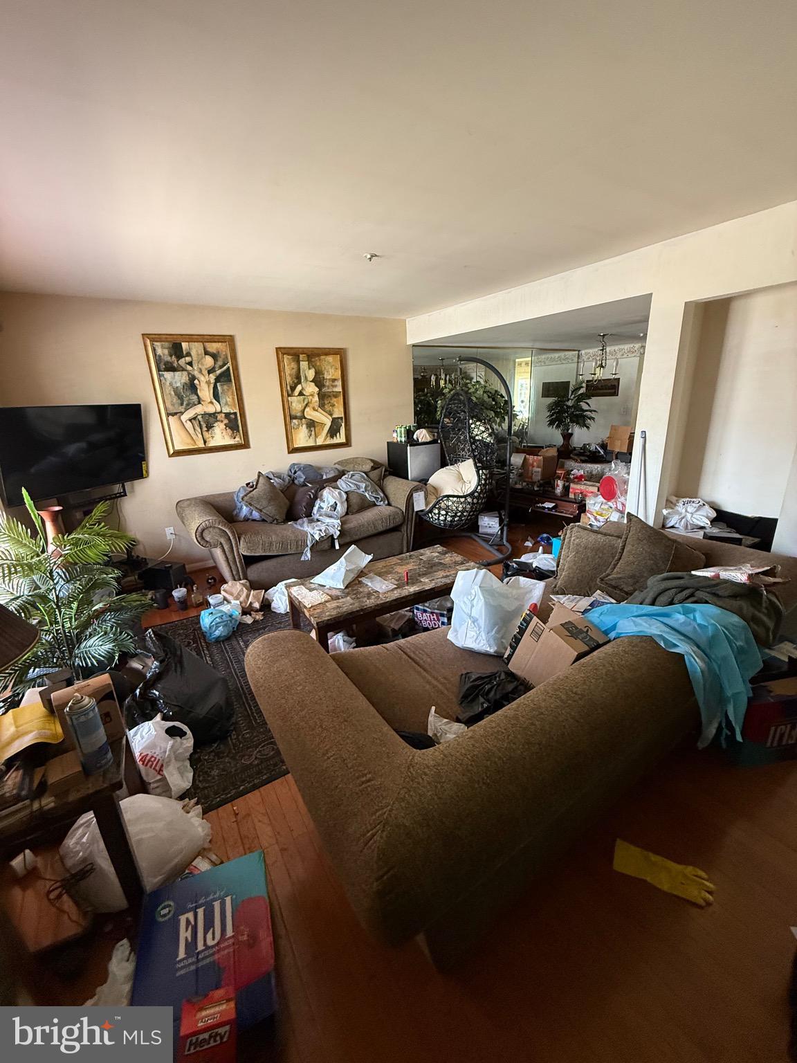 CHILLUM HILLS - Residential