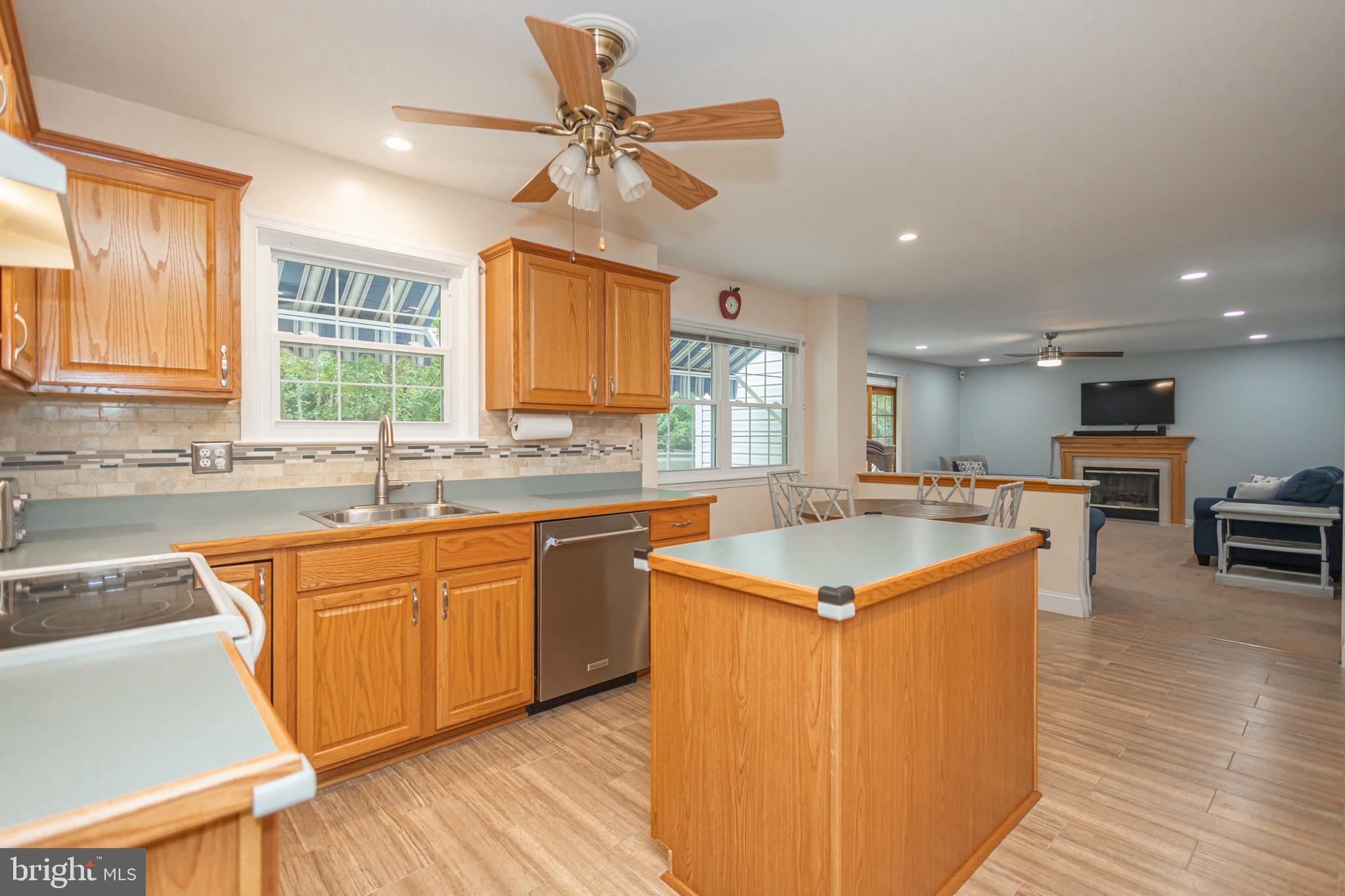 WELLINGTON ESTATES - Residential