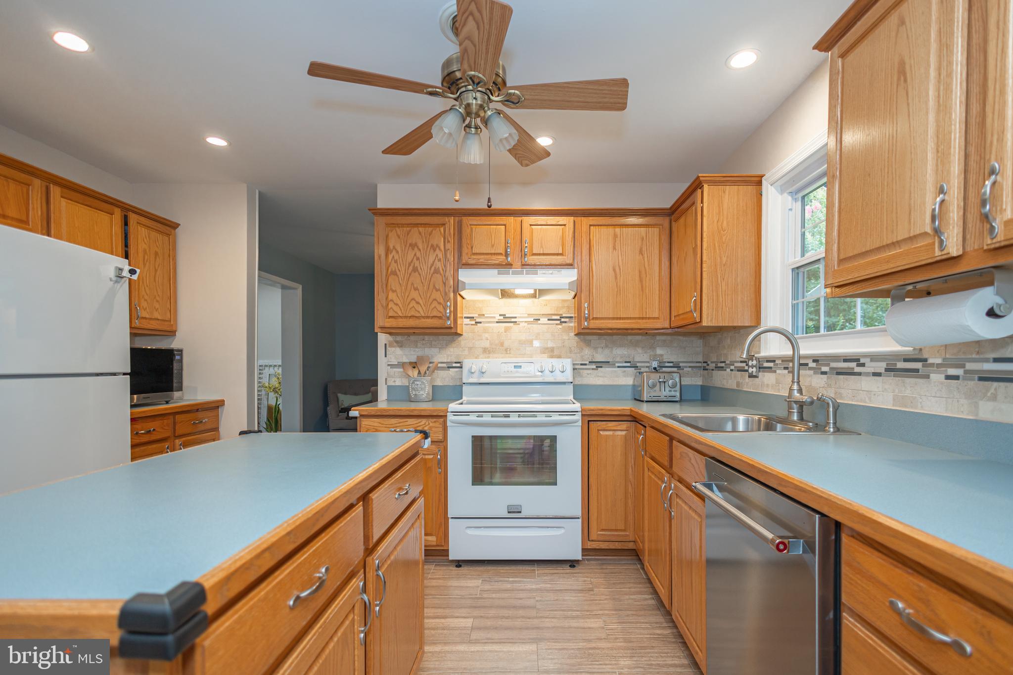 WELLINGTON ESTATES - Residential