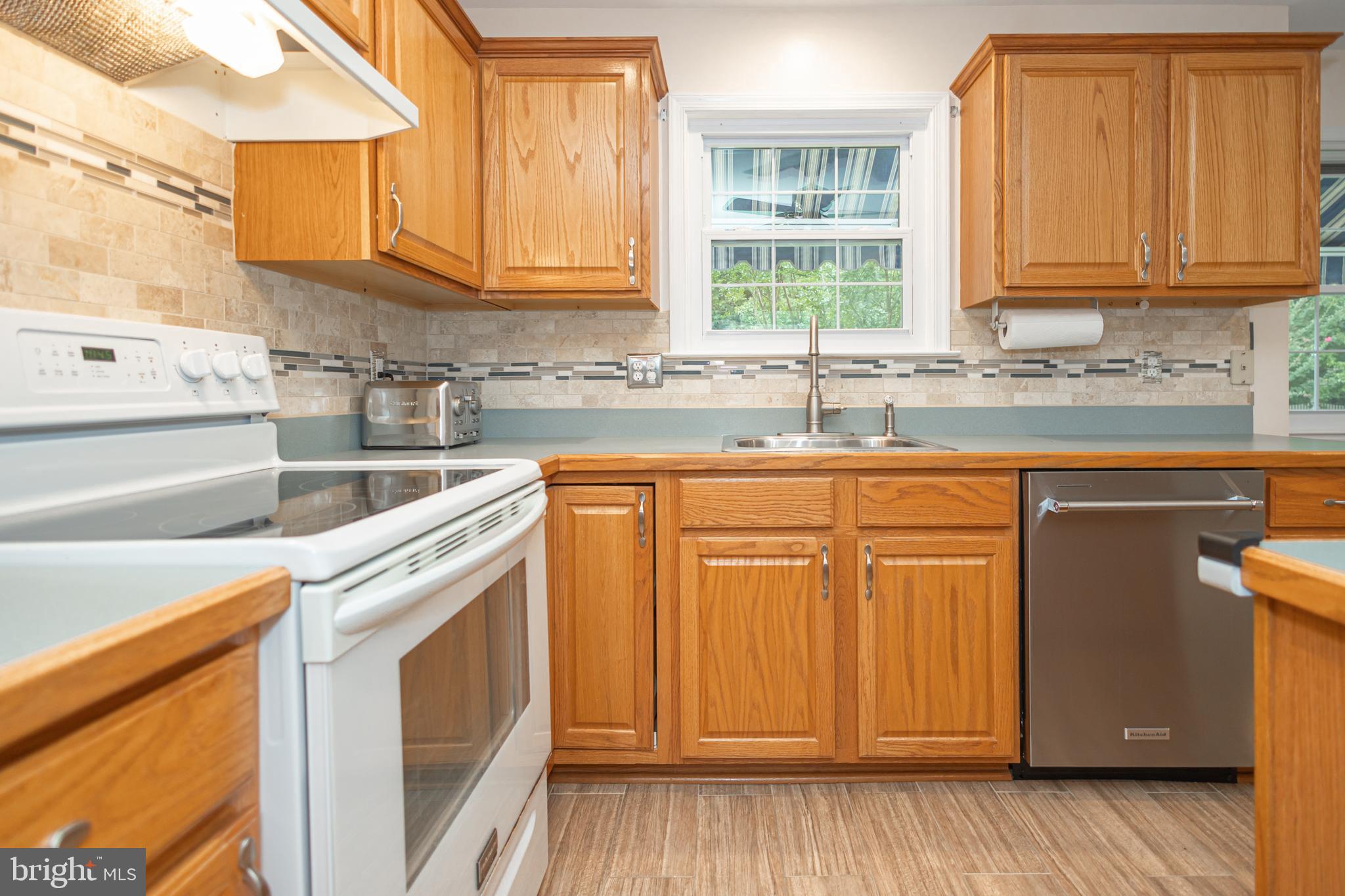 WELLINGTON ESTATES - Residential