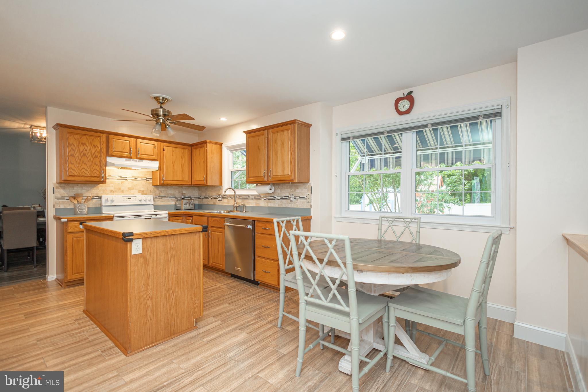 WELLINGTON ESTATES - Residential