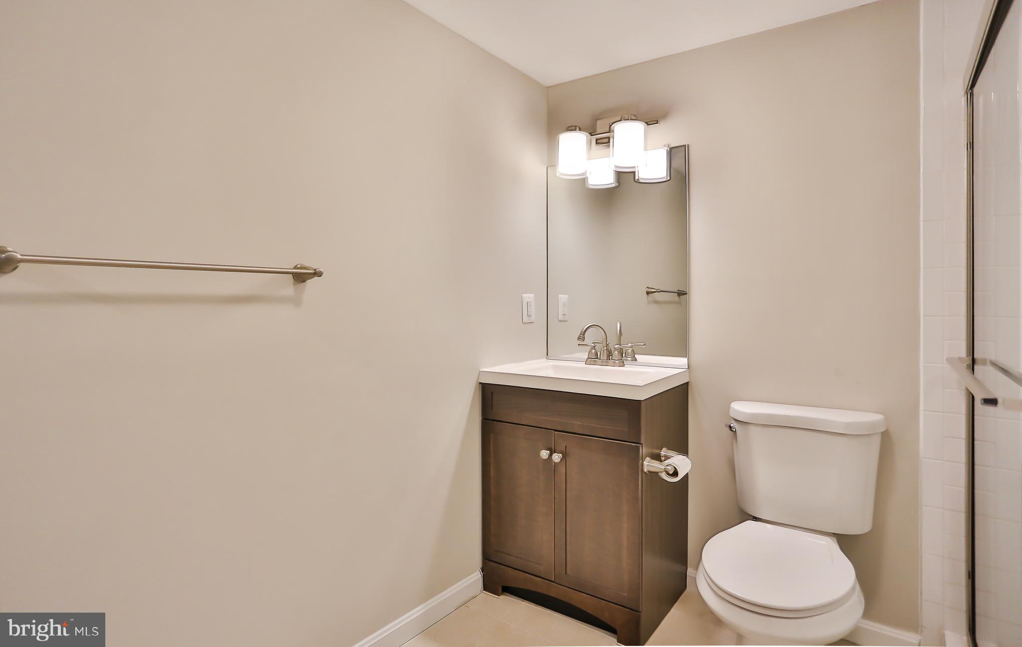 COUNTRY CLUB LAKE - Residential