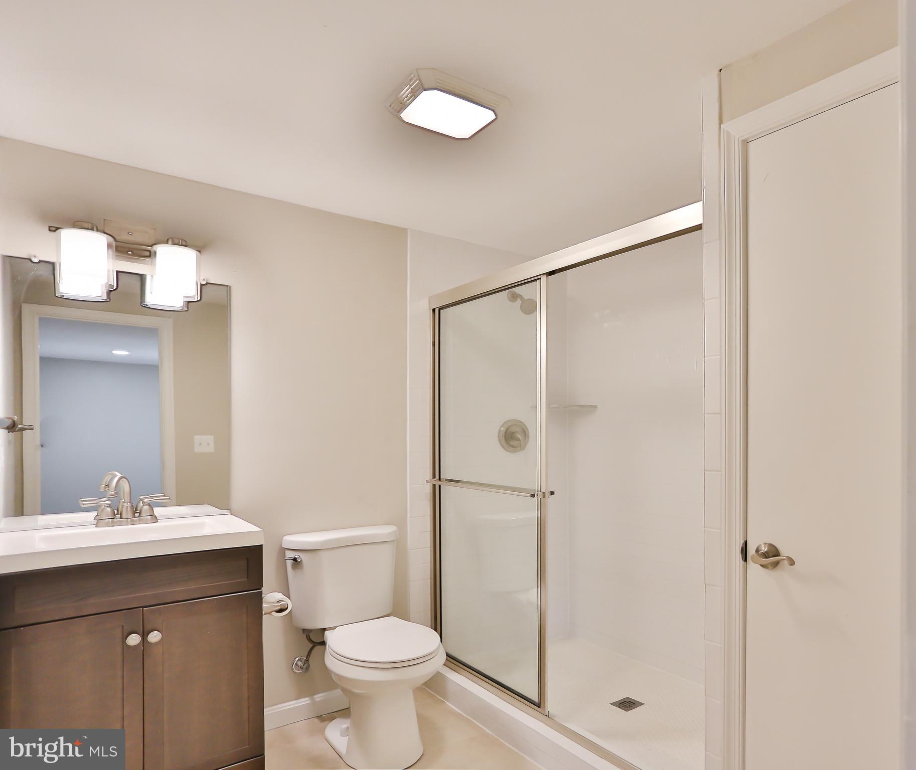 COUNTRY CLUB LAKE - Residential