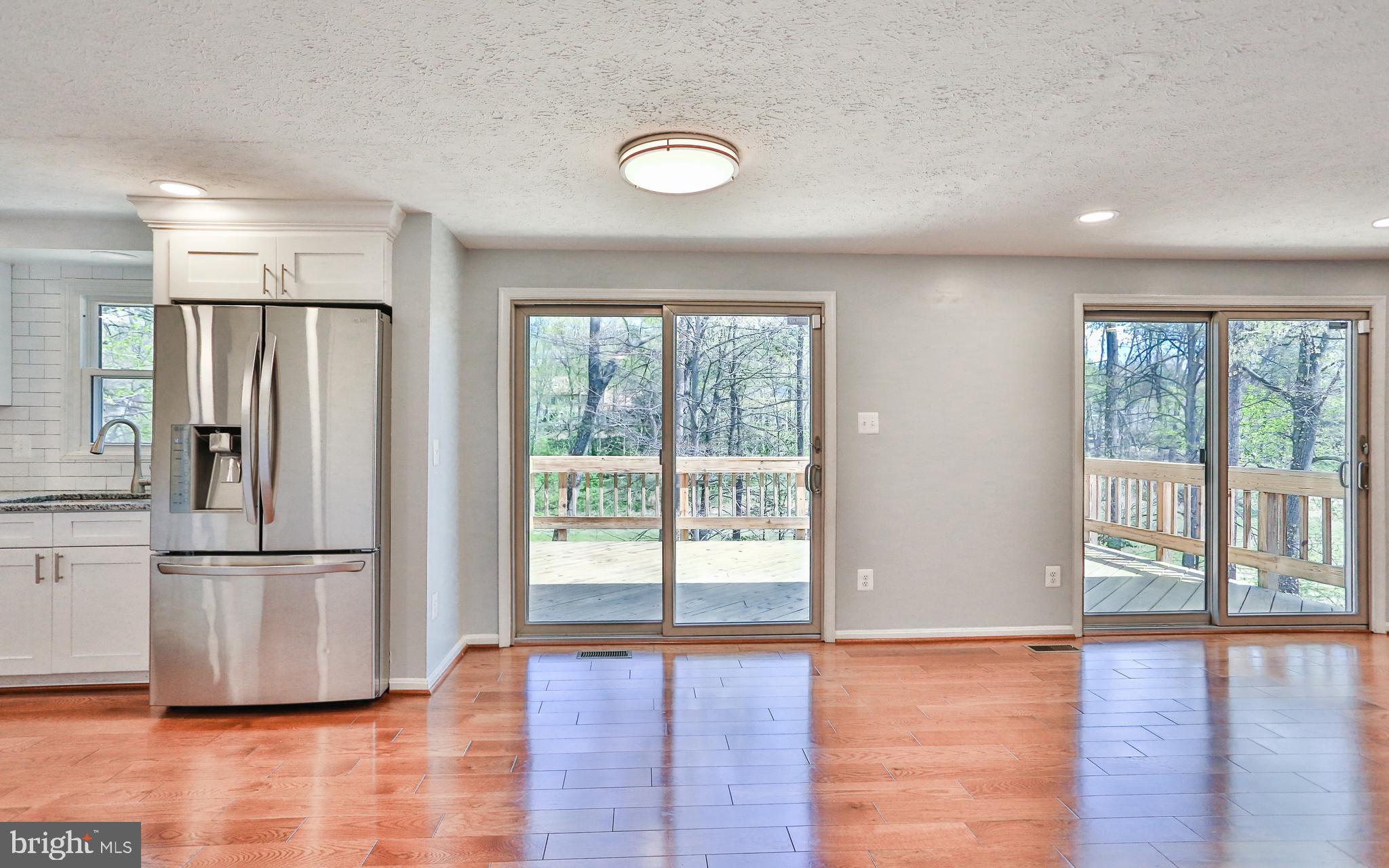 COUNTRY CLUB LAKE - Residential