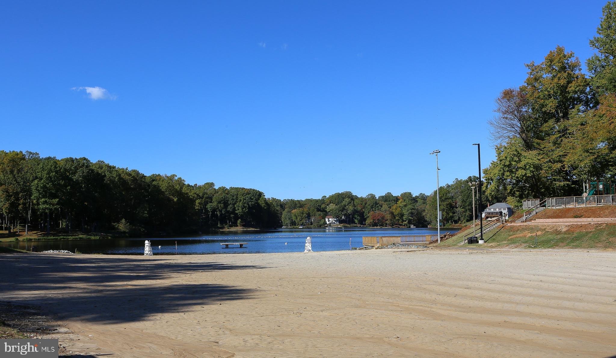 COUNTRY CLUB LAKE - Residential