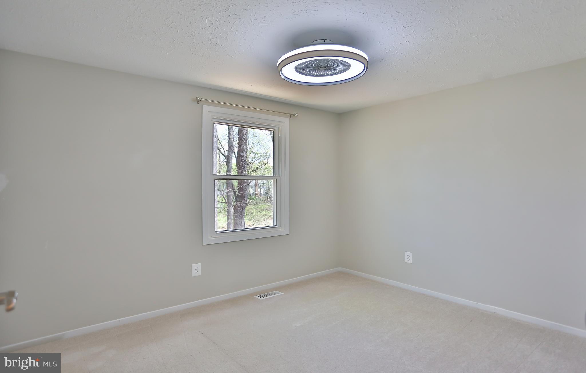 COUNTRY CLUB LAKE - Residential