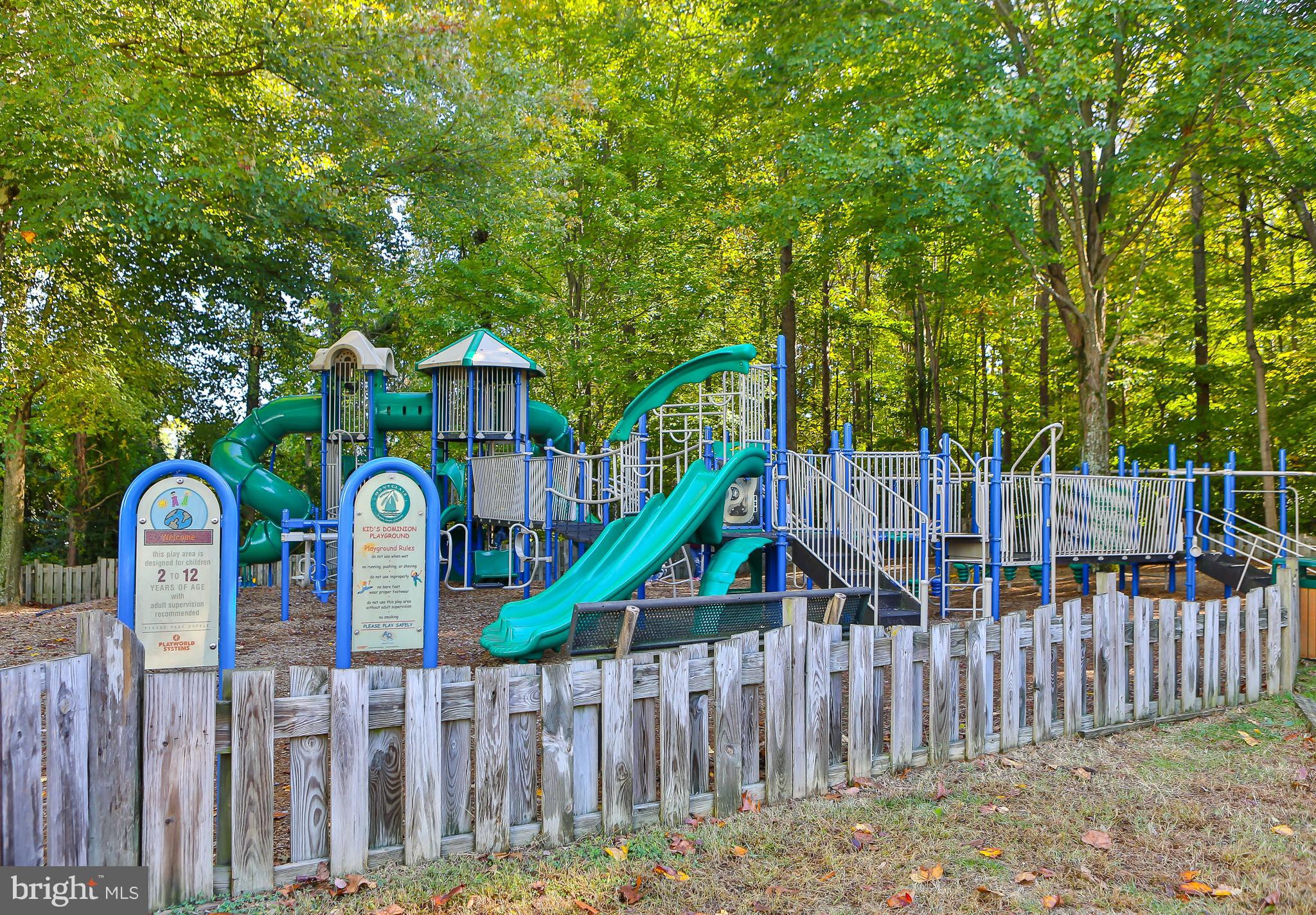 COUNTRY CLUB LAKE - Residential