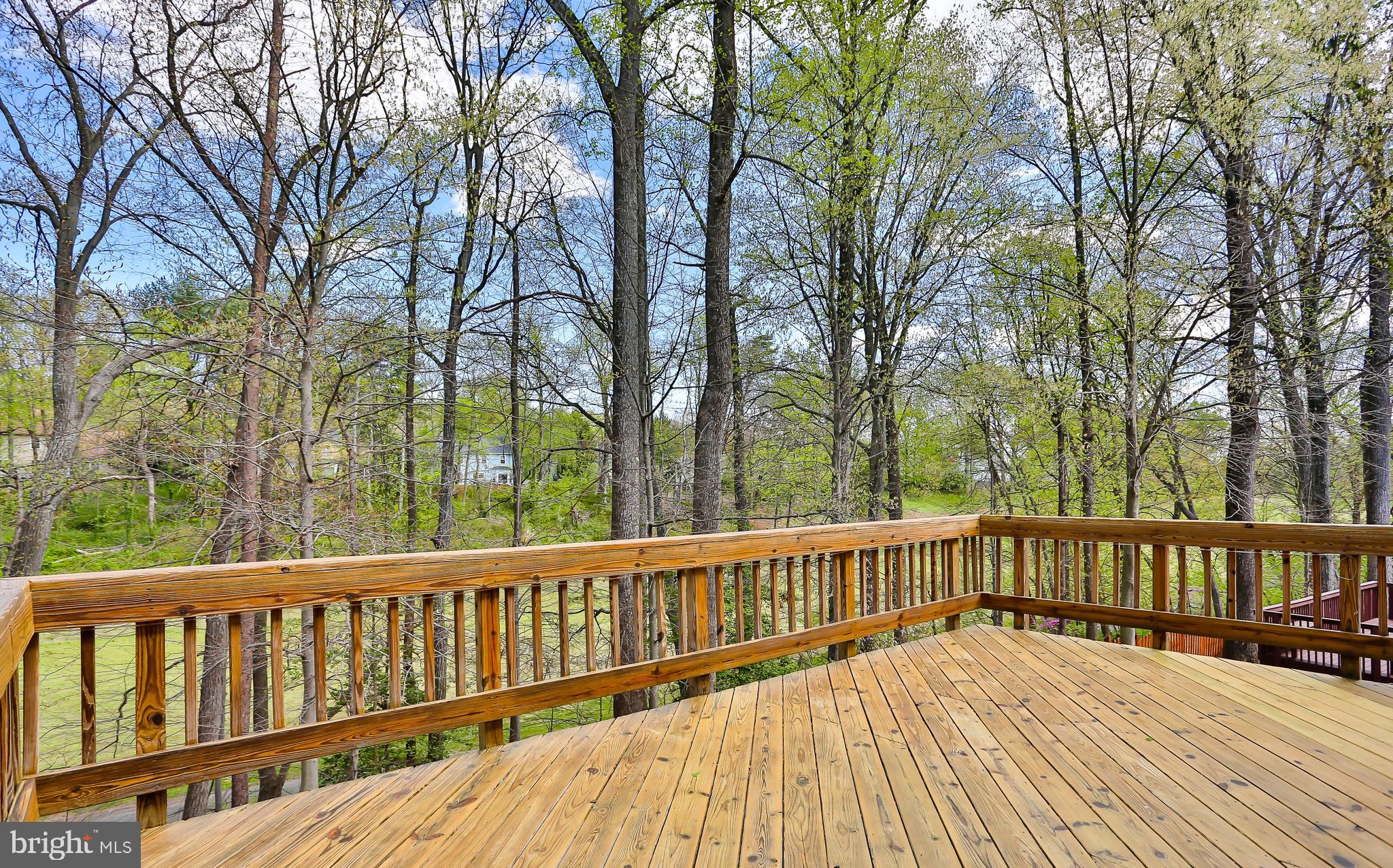 COUNTRY CLUB LAKE - Residential