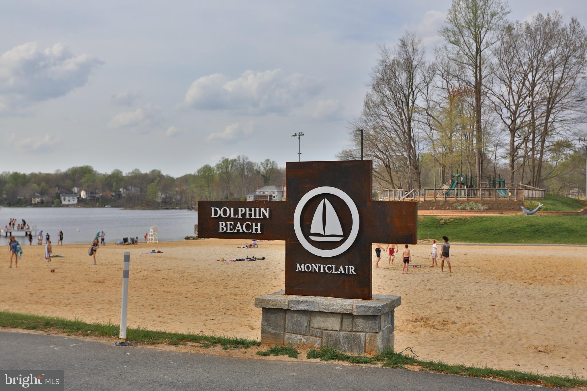 COUNTRY CLUB LAKE - Residential