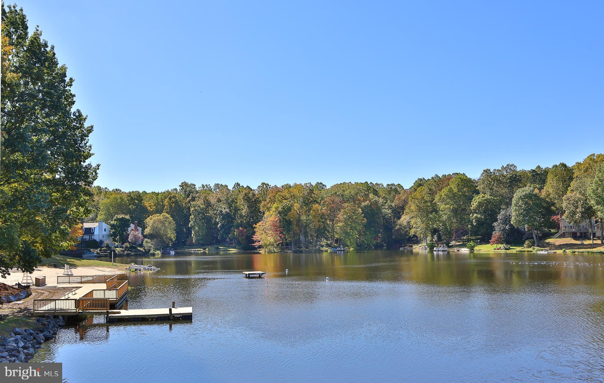COUNTRY CLUB LAKE - Residential