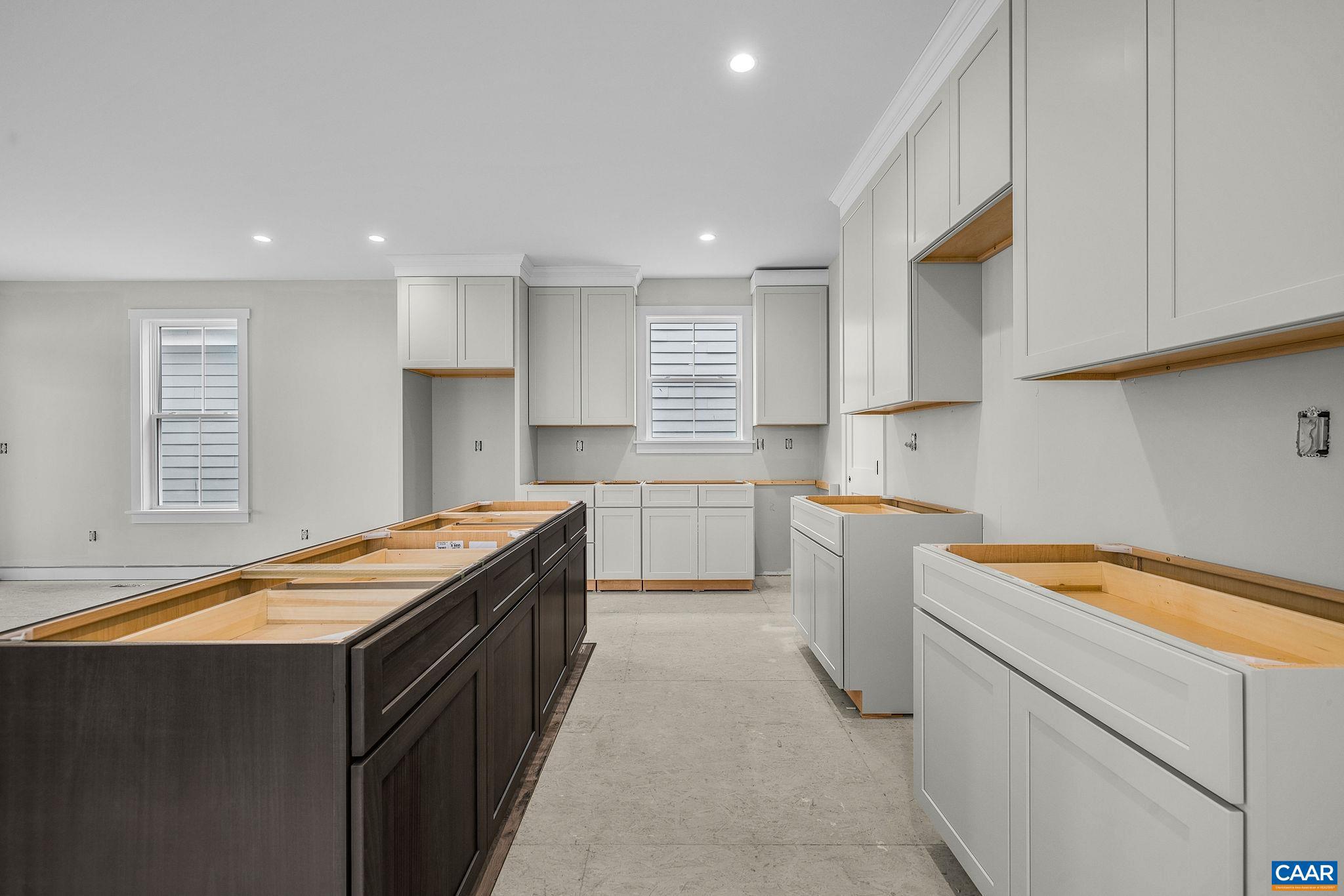 LOCHLYN HILL - Residential