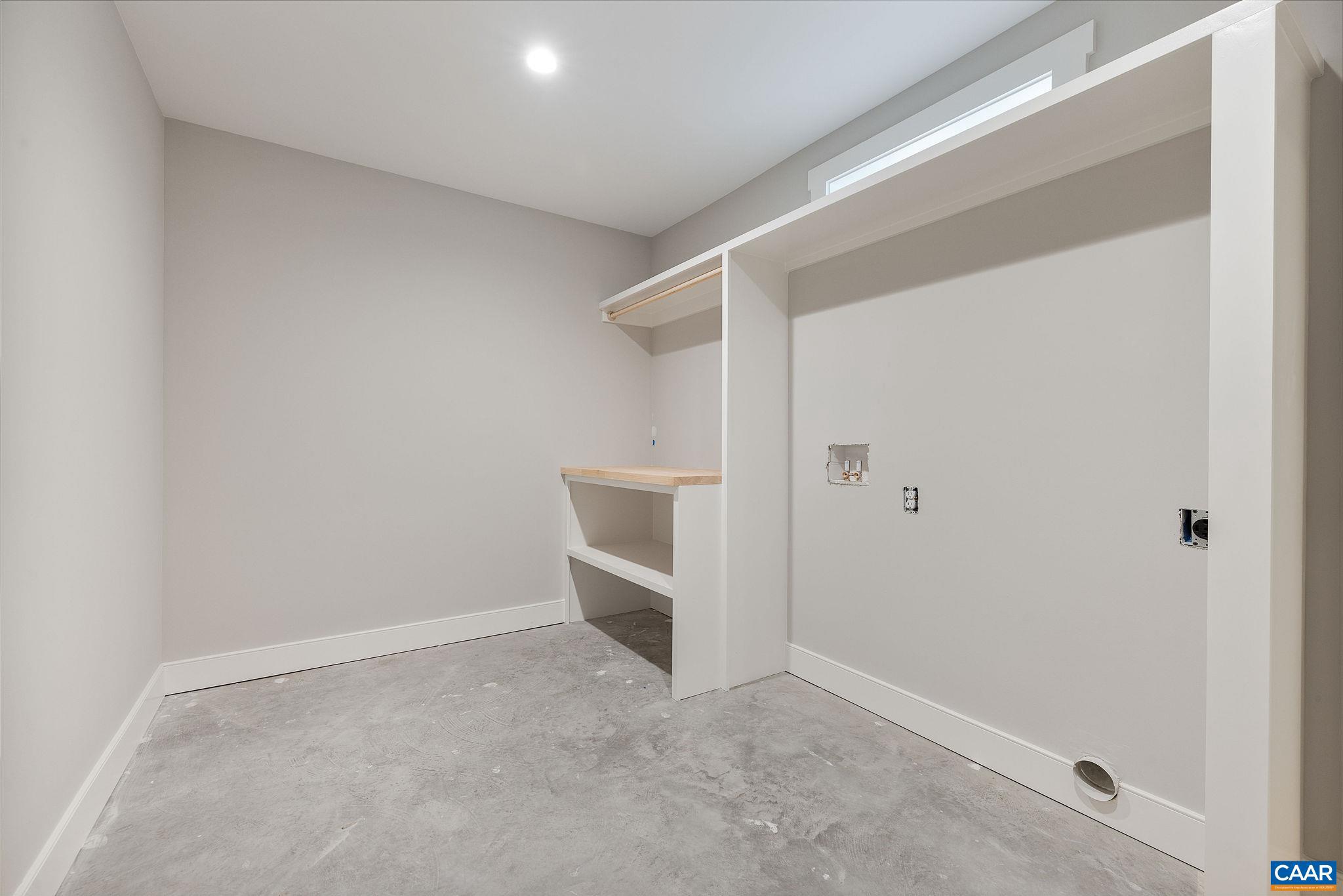 LOCHLYN HILL - Residential