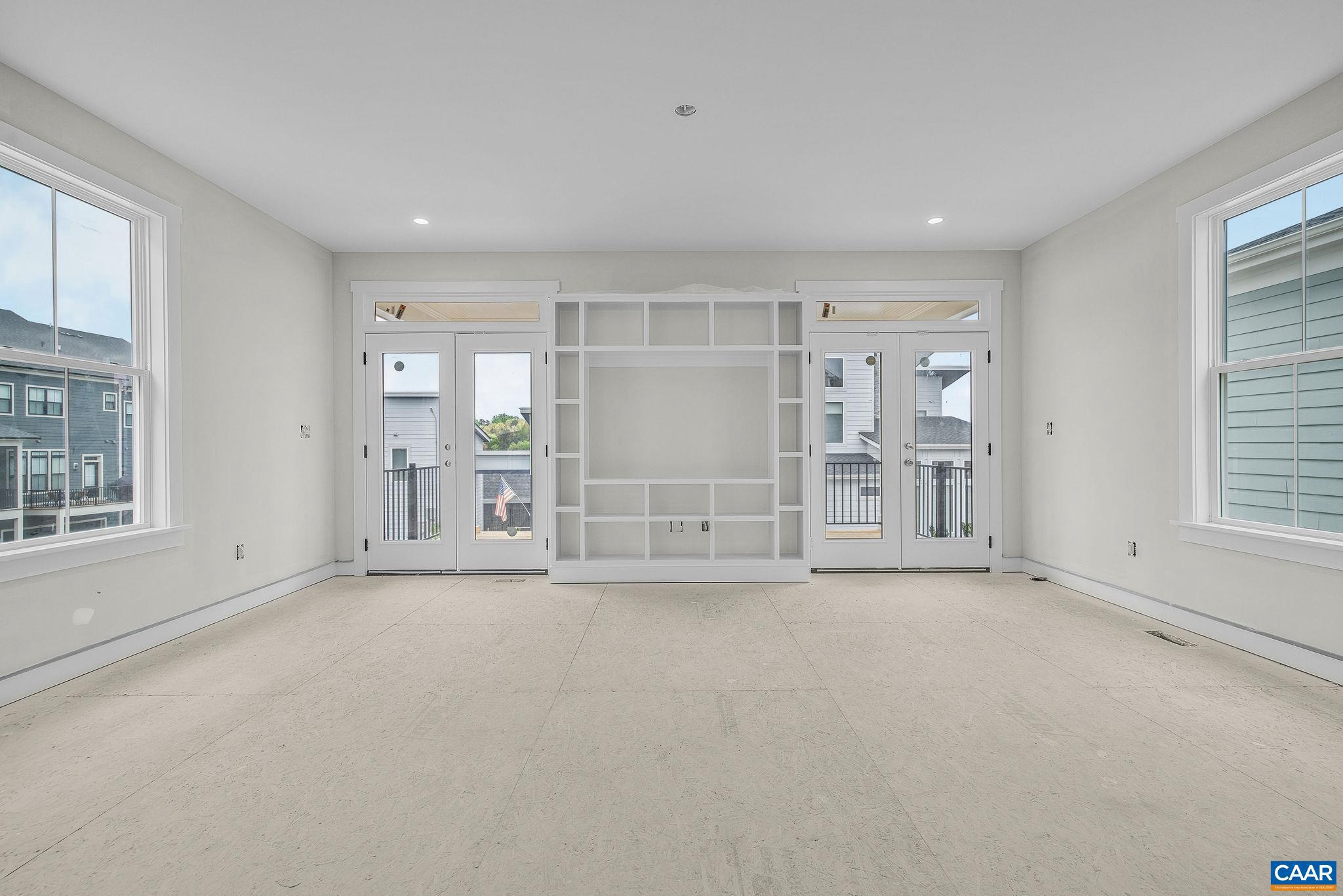 LOCHLYN HILL - Residential